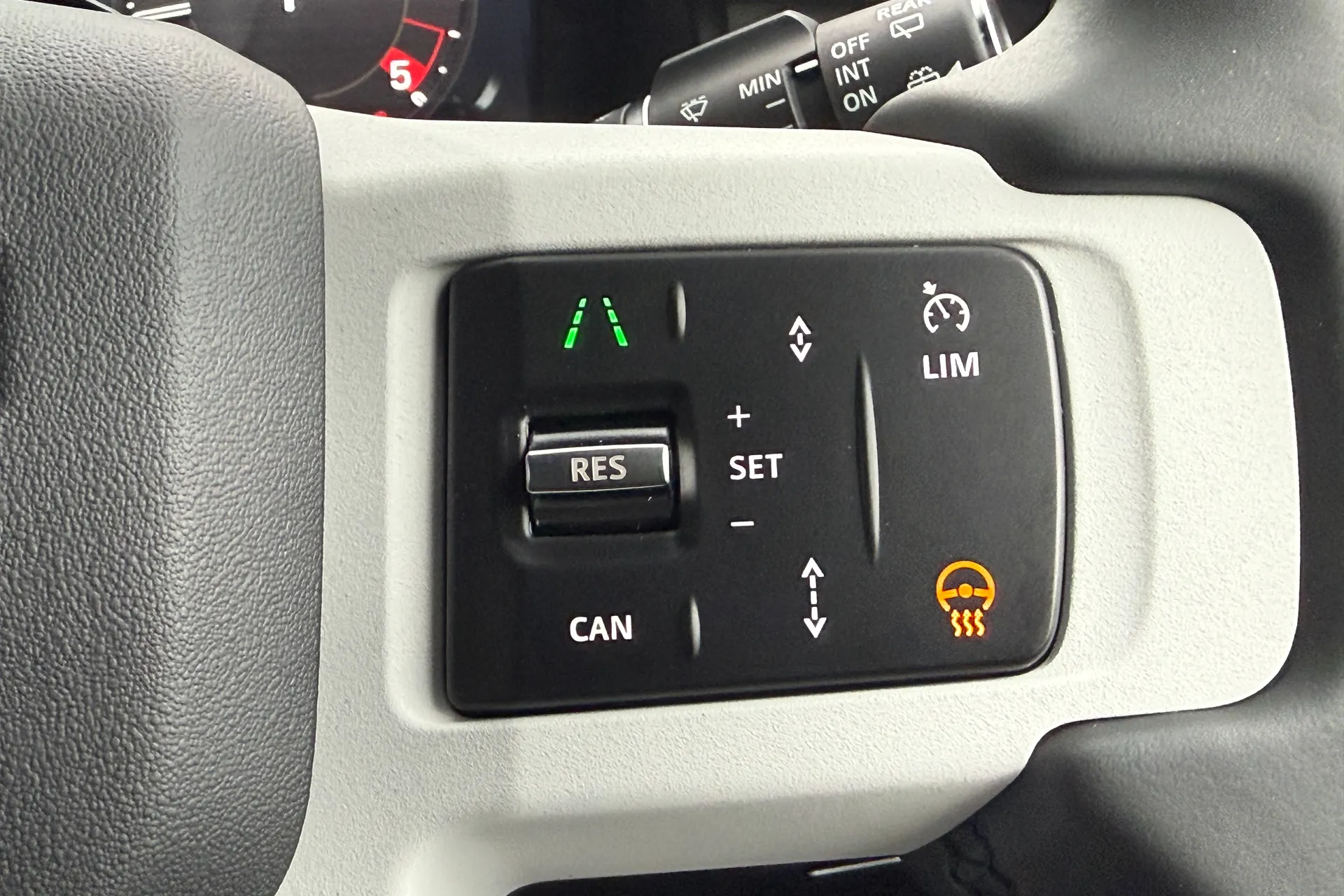 LAND ROVER Defender 110 thumbnail image number 29