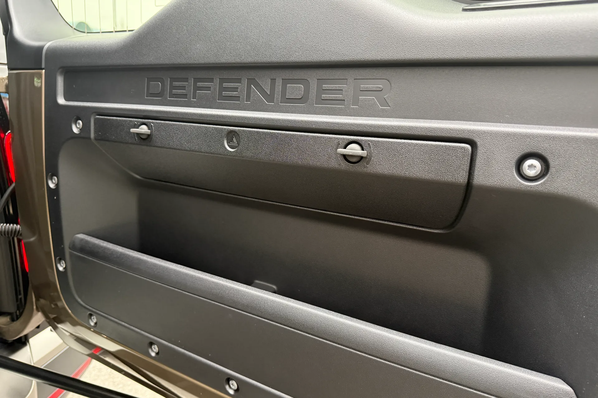 LAND ROVER Defender 110 thumbnail image number 46
