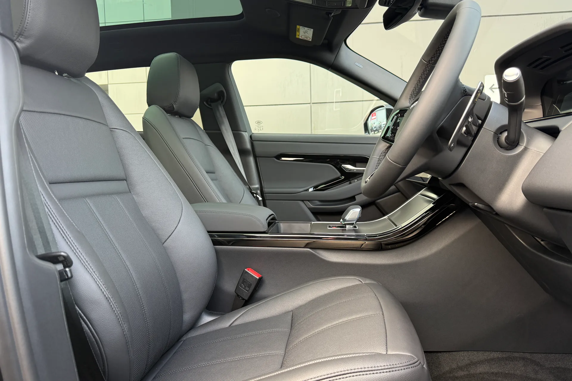 LAND ROVER RANGE ROVER EVOQUE thumbnail image number 18