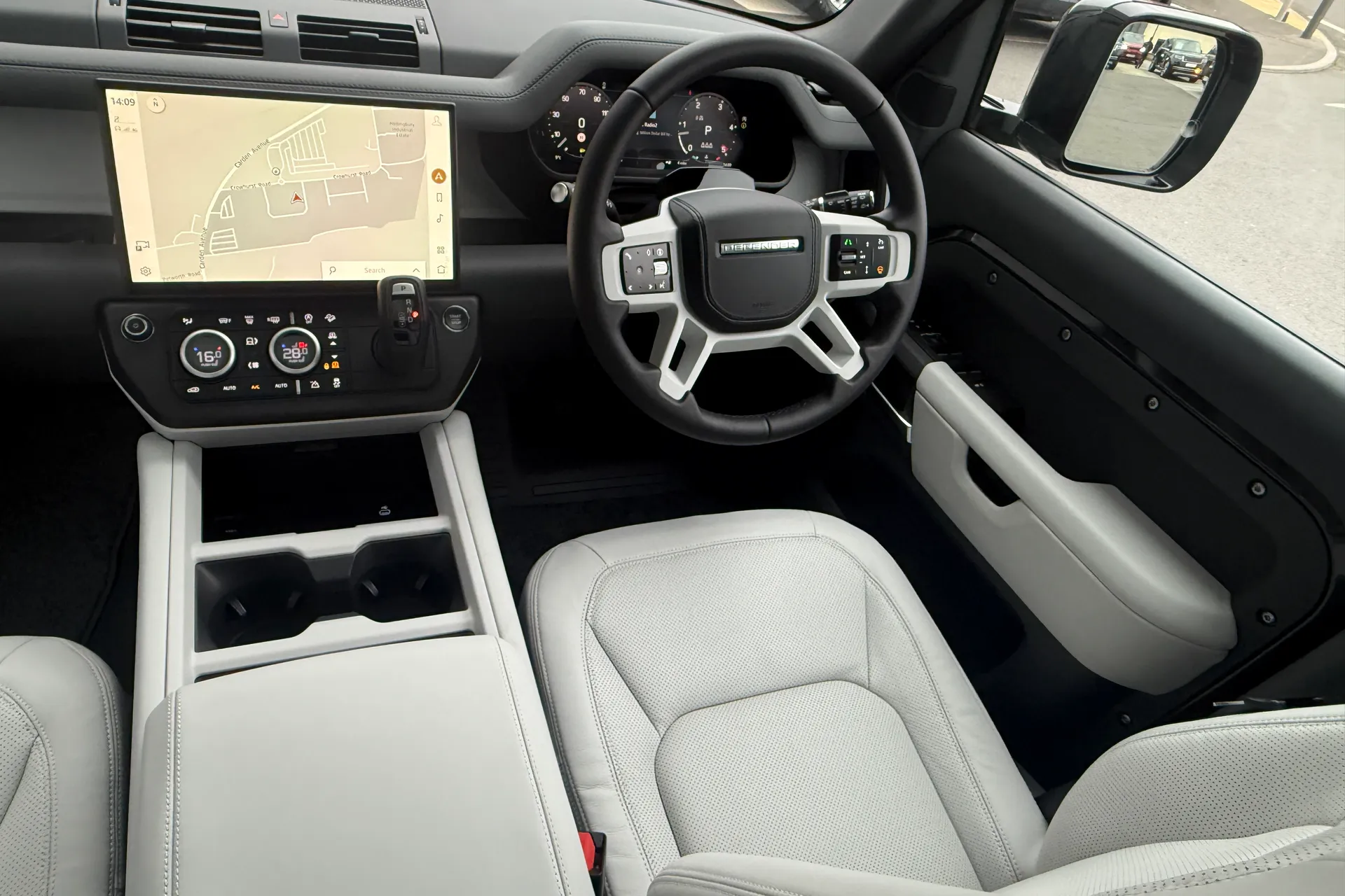 LAND ROVER Defender 110 thumbnail image number 47