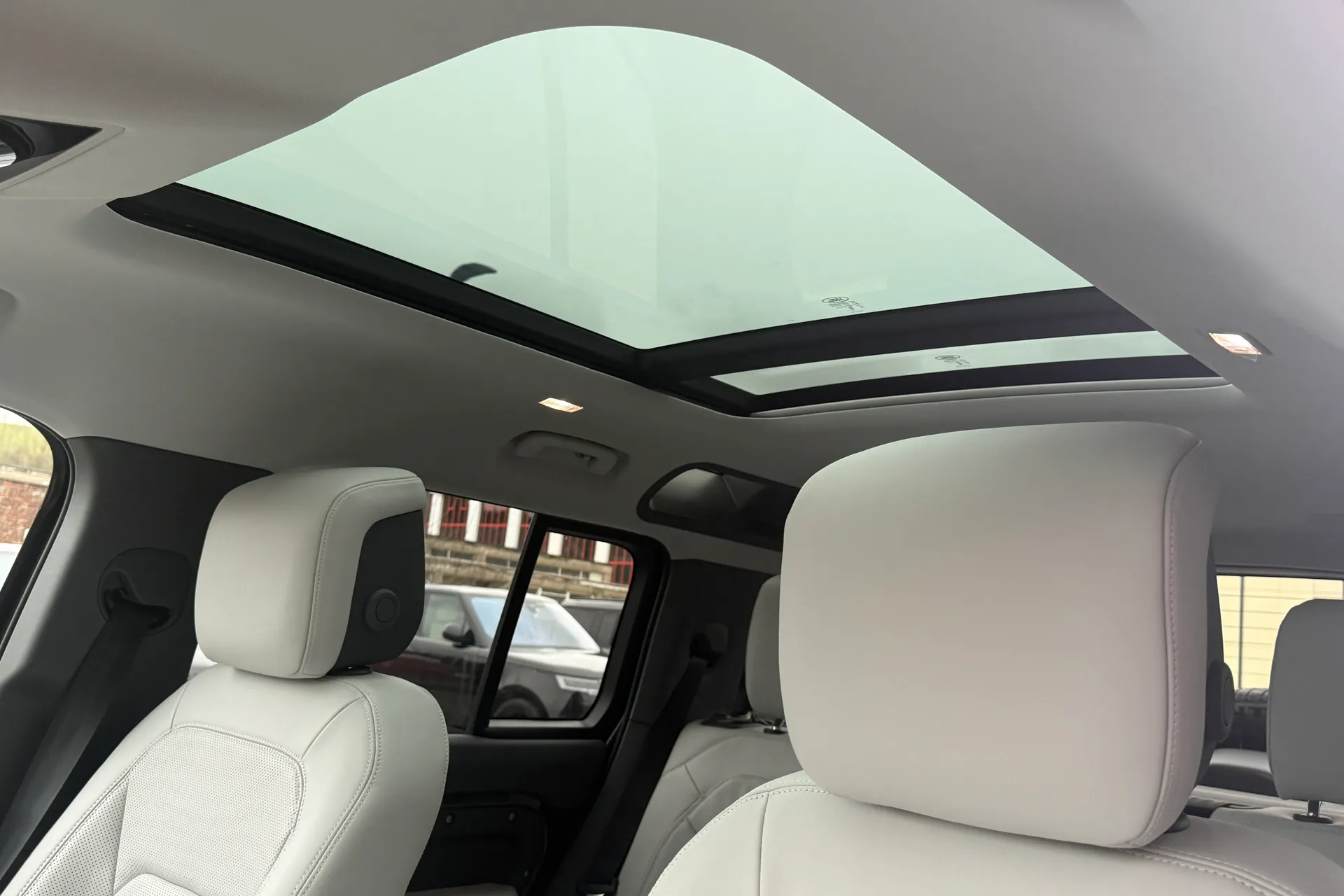 LAND ROVER Defender 110 thumbnail image number 50