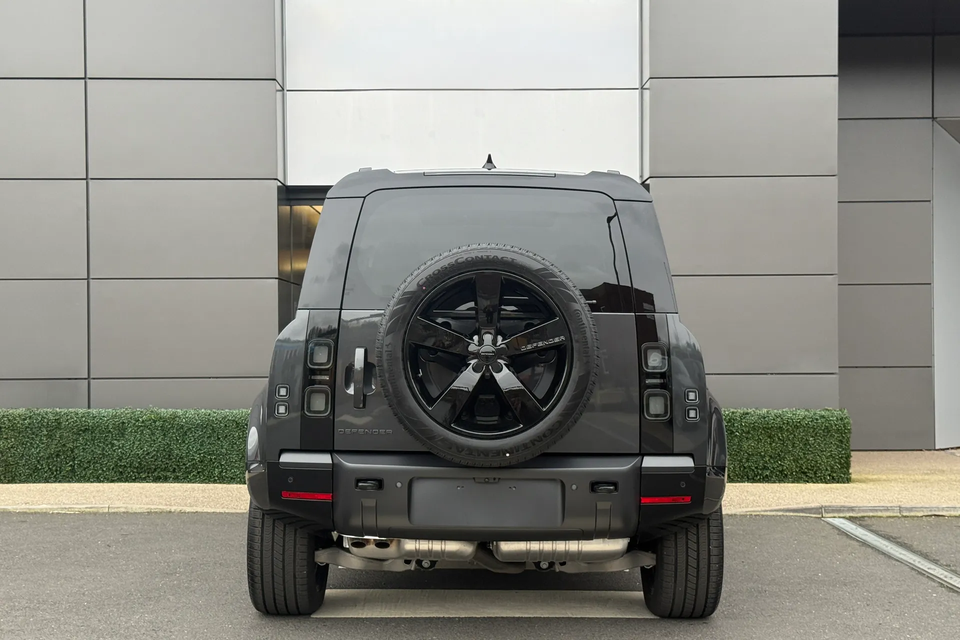 LAND ROVER Defender 110 thumbnail image number 14