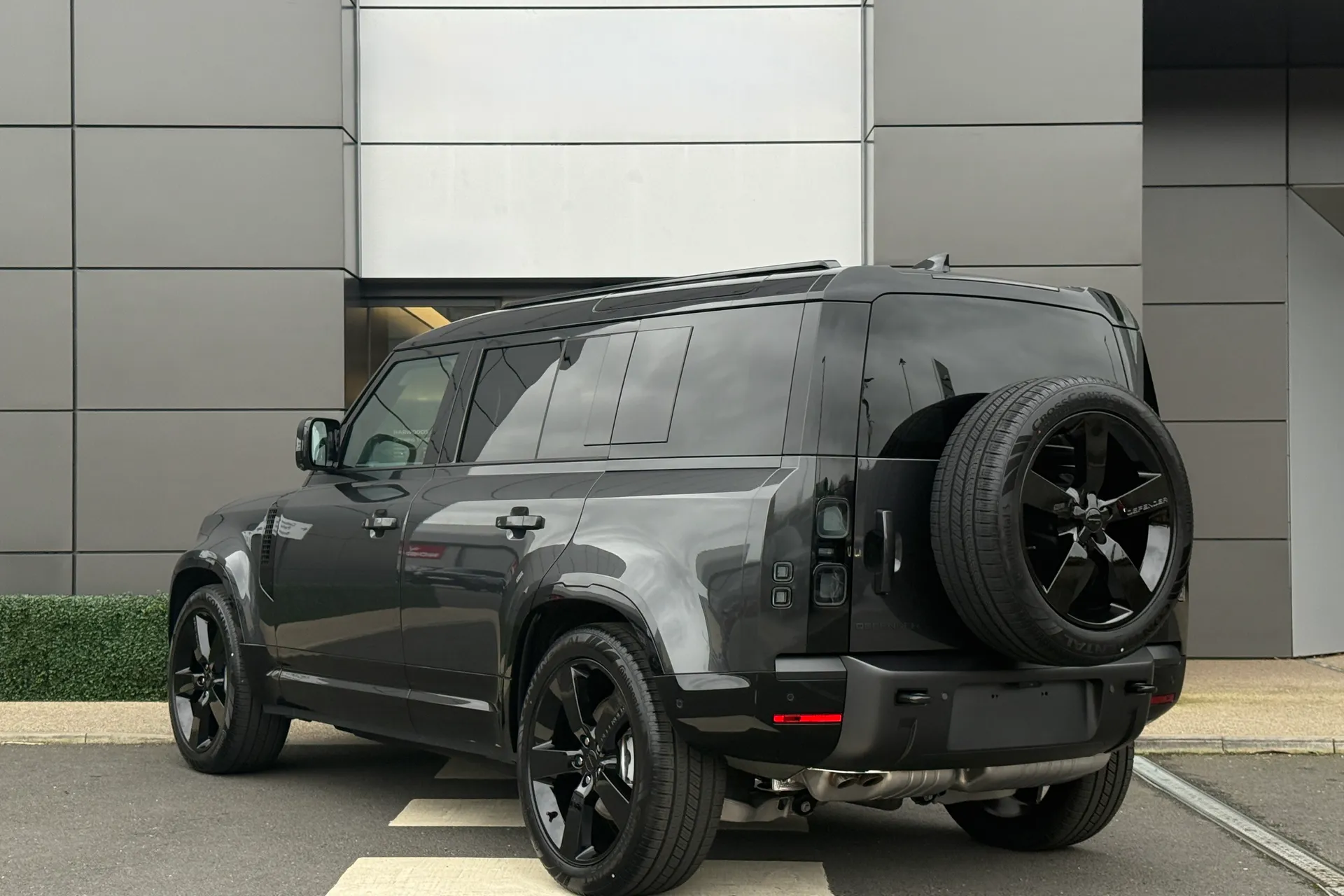 LAND ROVER Defender 110 thumbnail image number 15