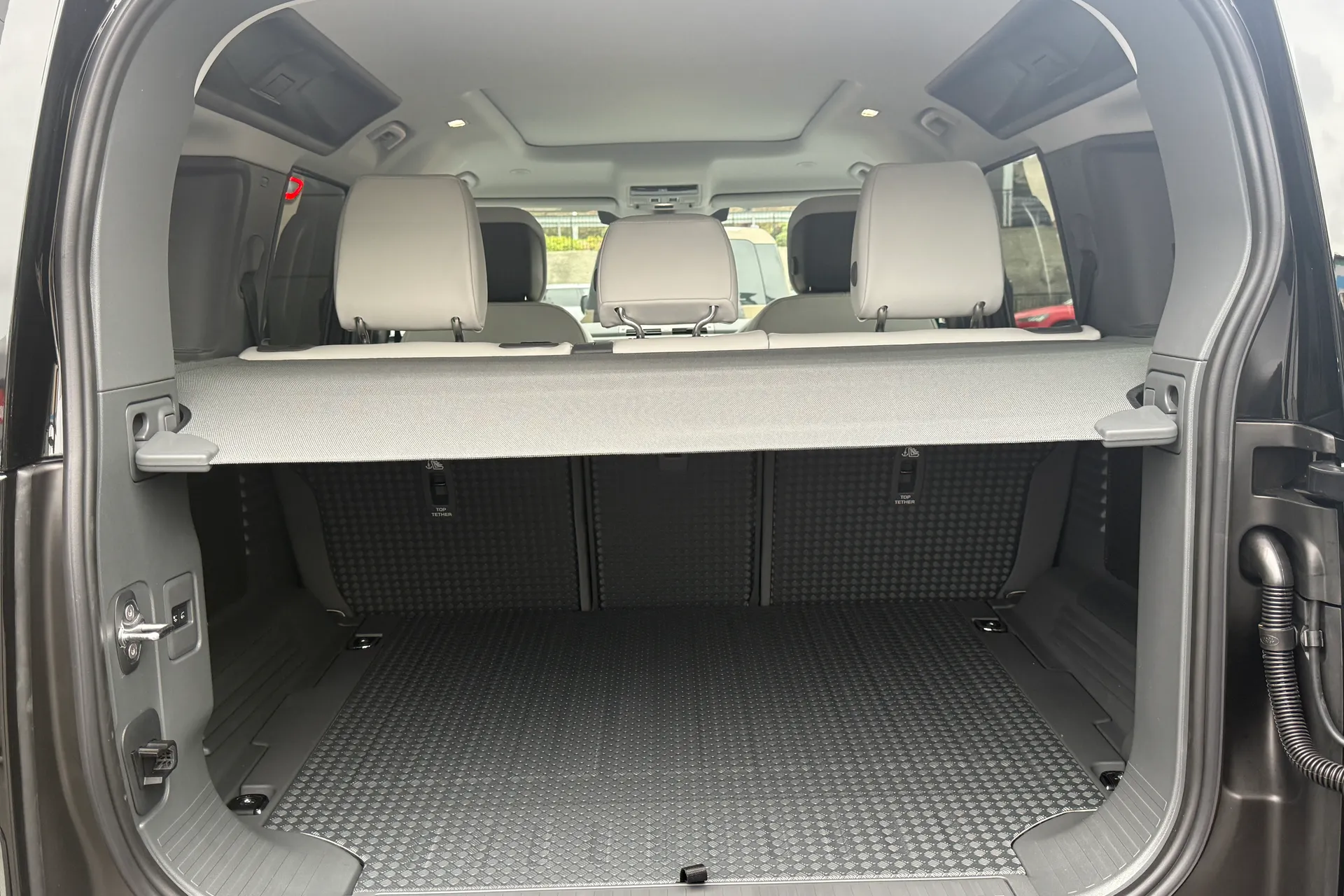 LAND ROVER Defender 110 thumbnail image number 39