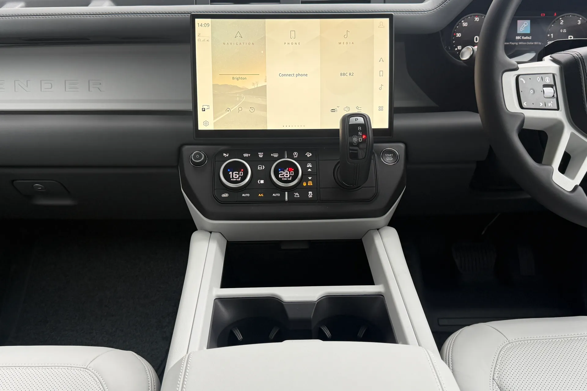 LAND ROVER Defender 110 thumbnail image number 30