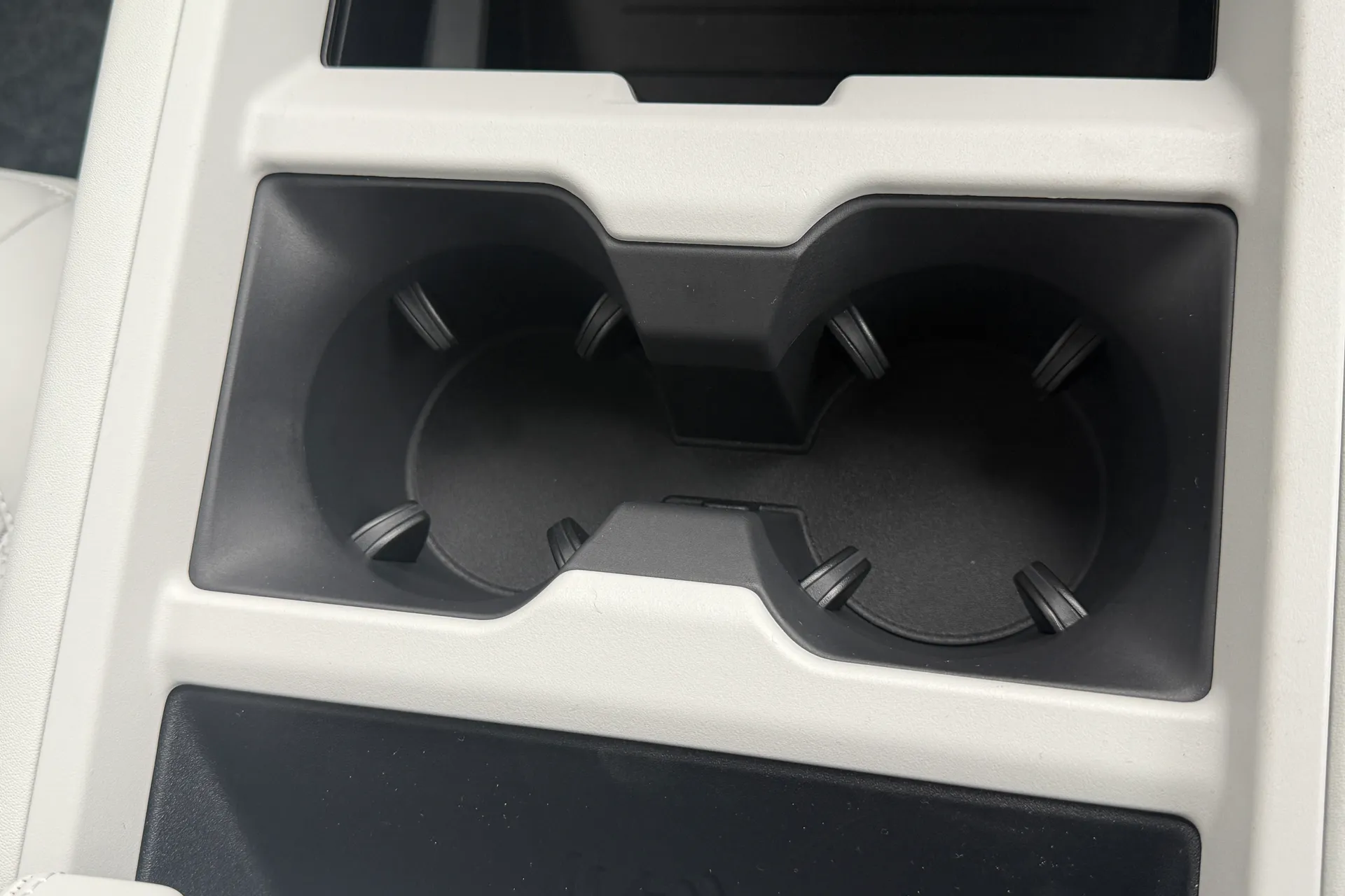 LAND ROVER Defender 110 thumbnail image number 55