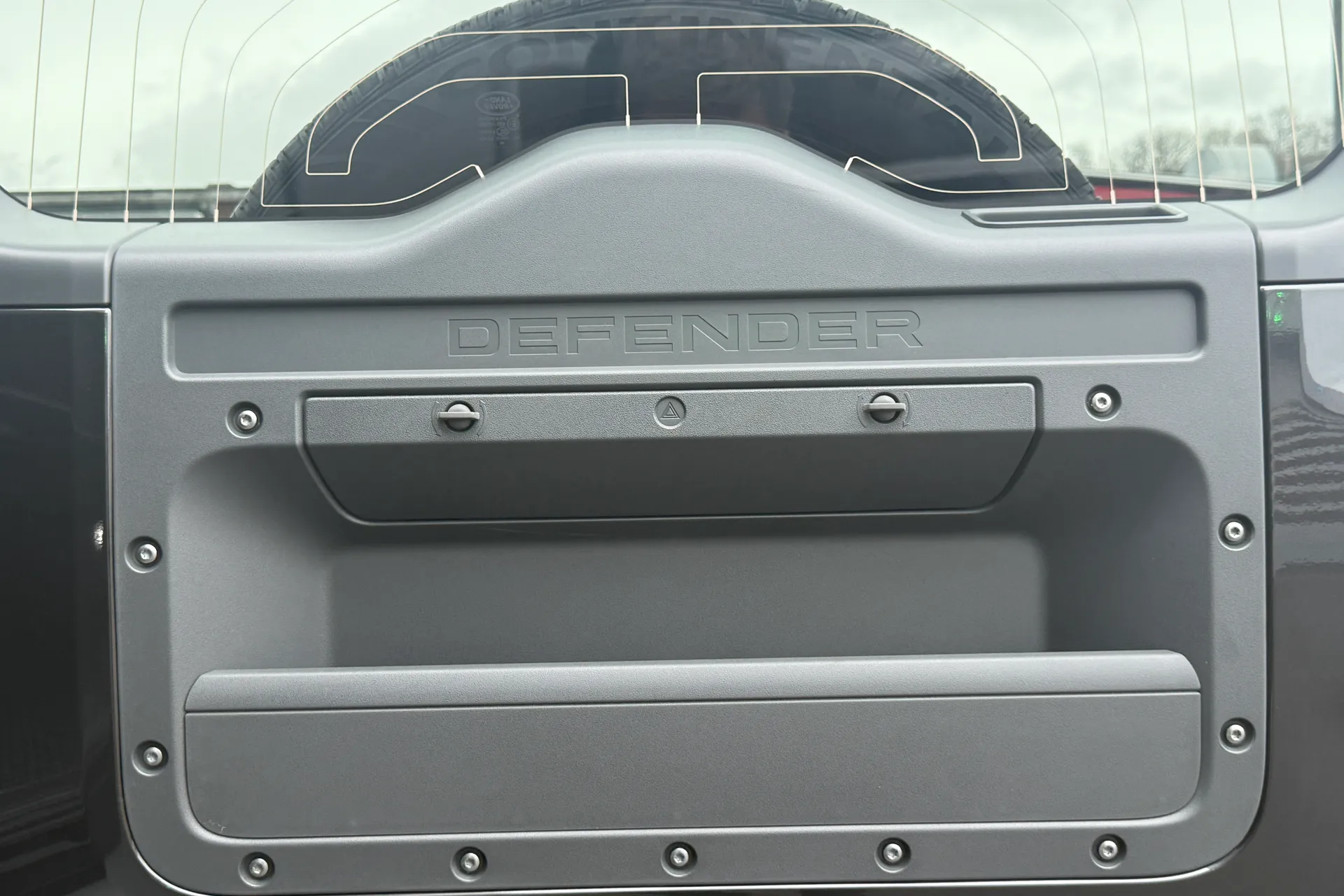 LAND ROVER Defender 110 thumbnail image number 41