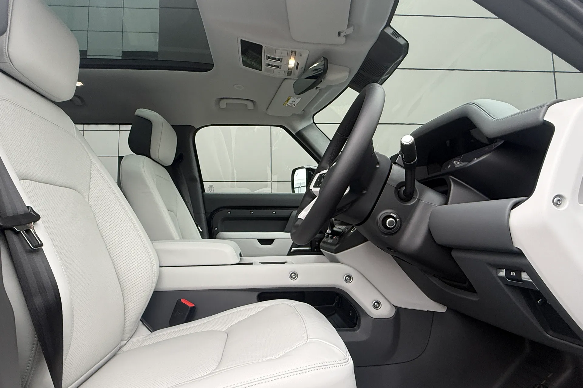 LAND ROVER Defender 110 thumbnail image number 17