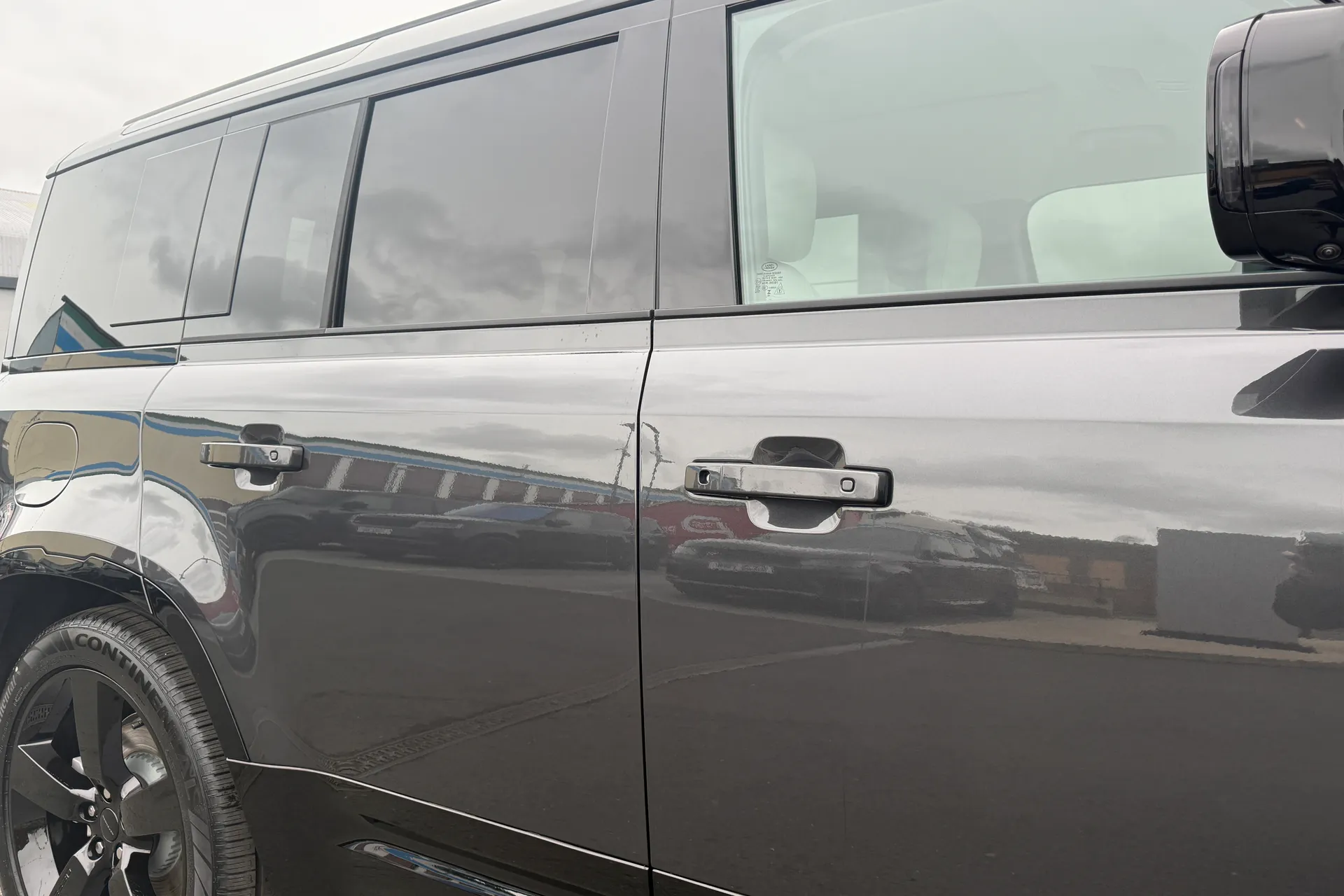 LAND ROVER Defender 110 thumbnail image number 25