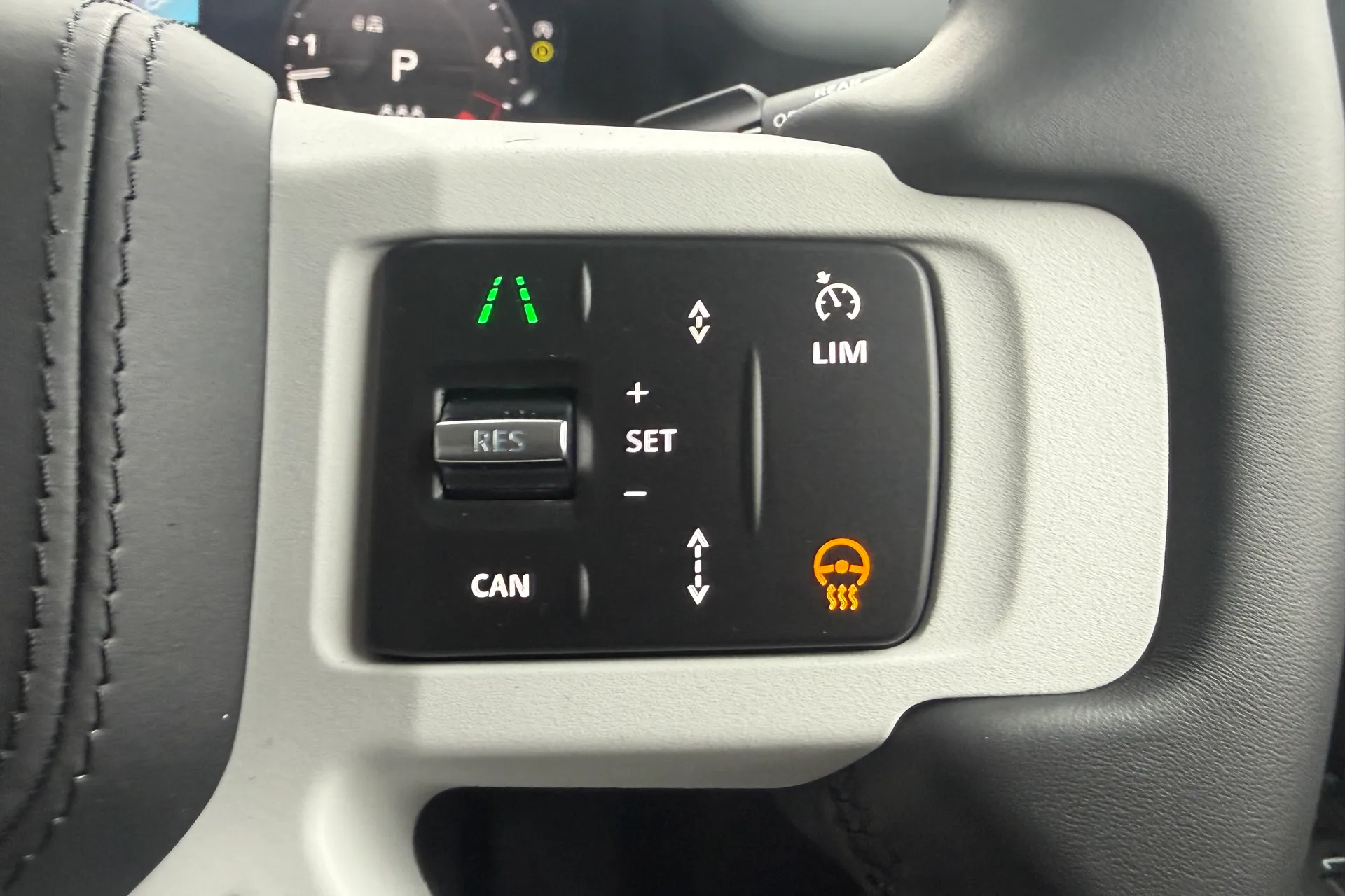 LAND ROVER Defender 110 thumbnail image number 34