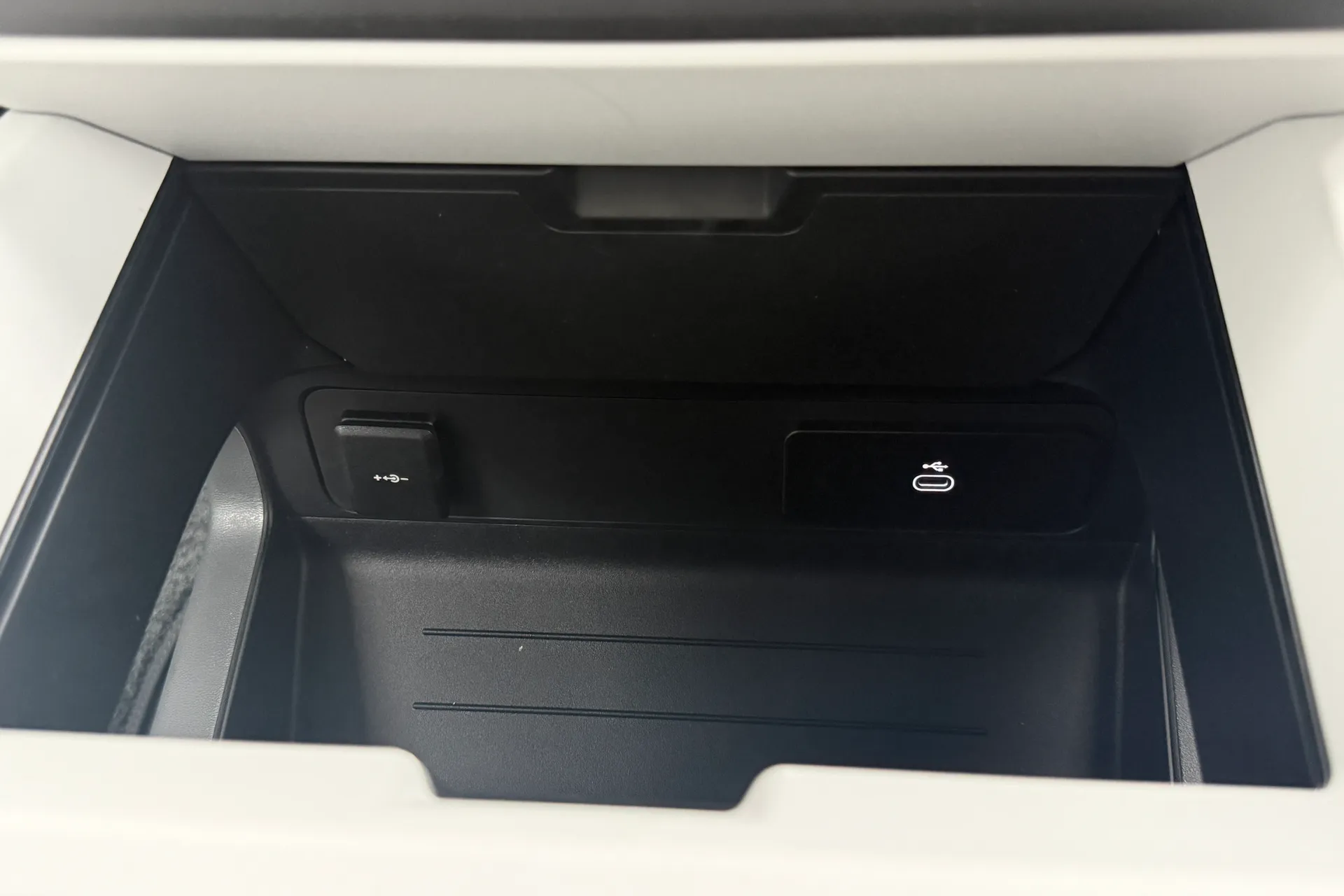 LAND ROVER Defender 110 thumbnail image number 54