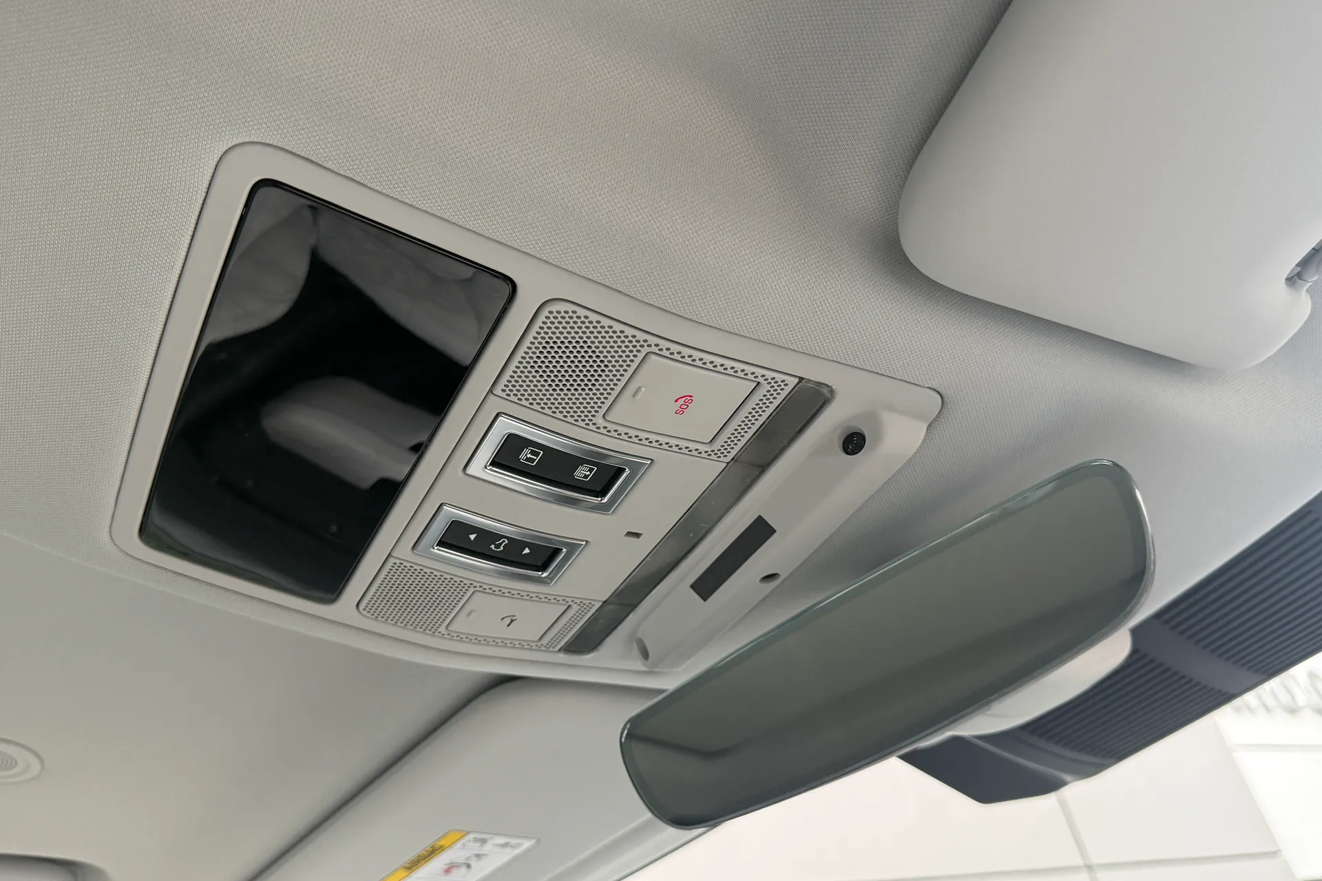 LAND ROVER Defender 110 thumbnail image number 57