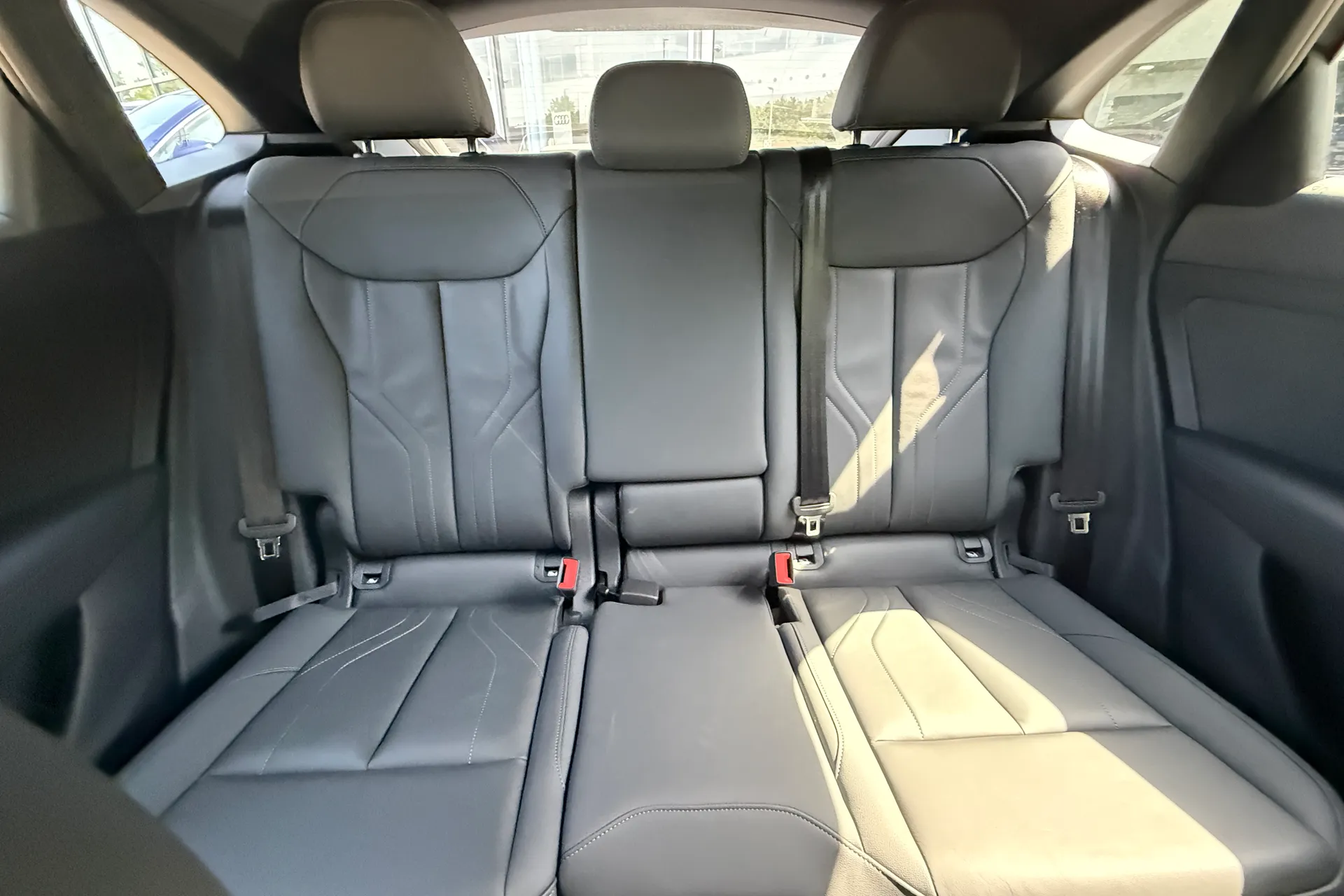Audi Q3 thumbnail image number 28