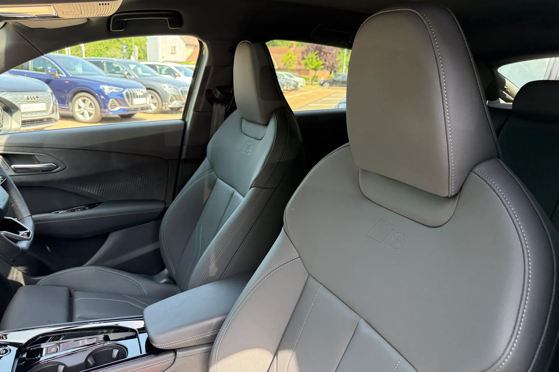 Audi Q3 thumbnail image number 55
