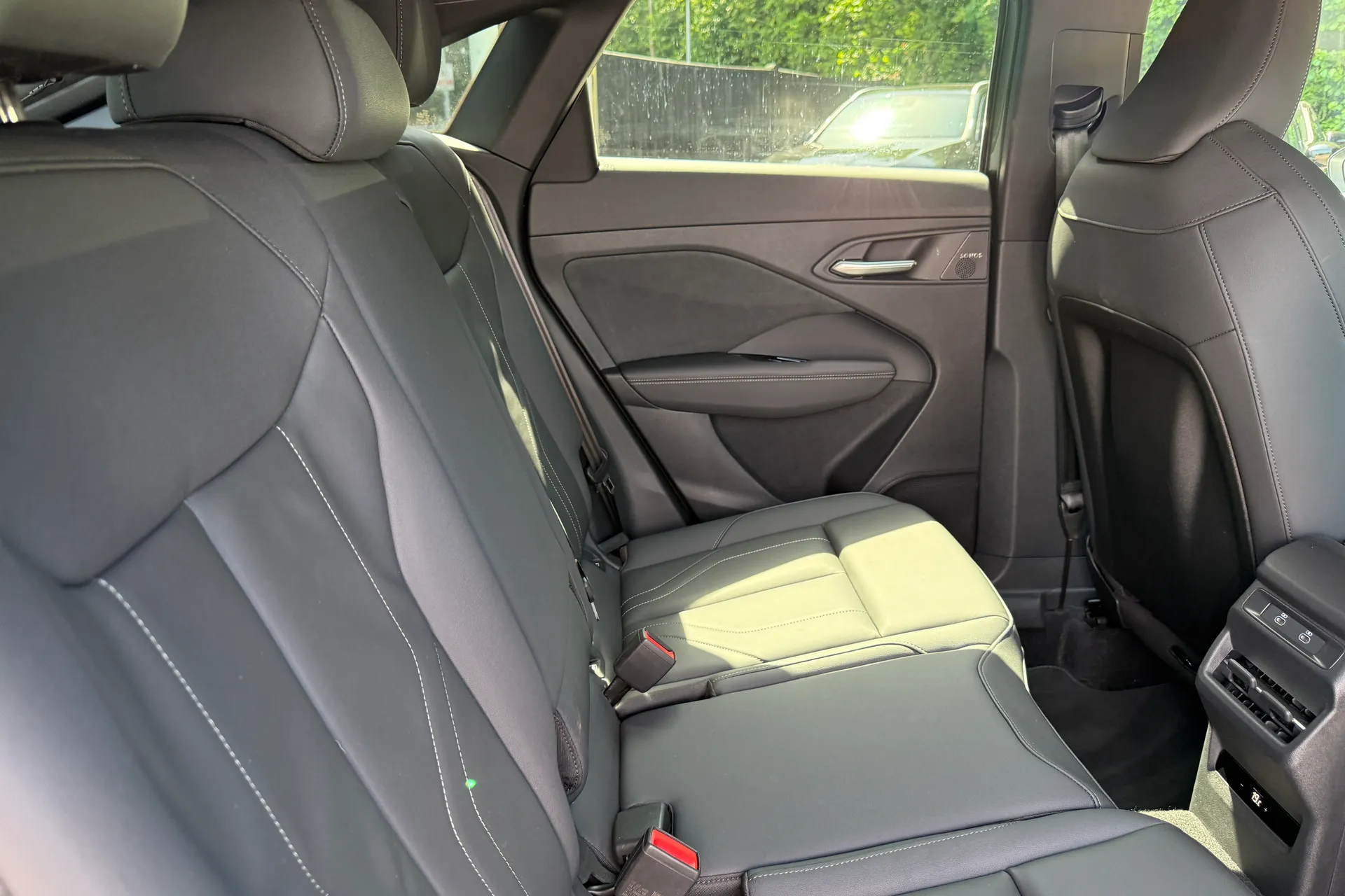 Audi Q3 thumbnail image number 36