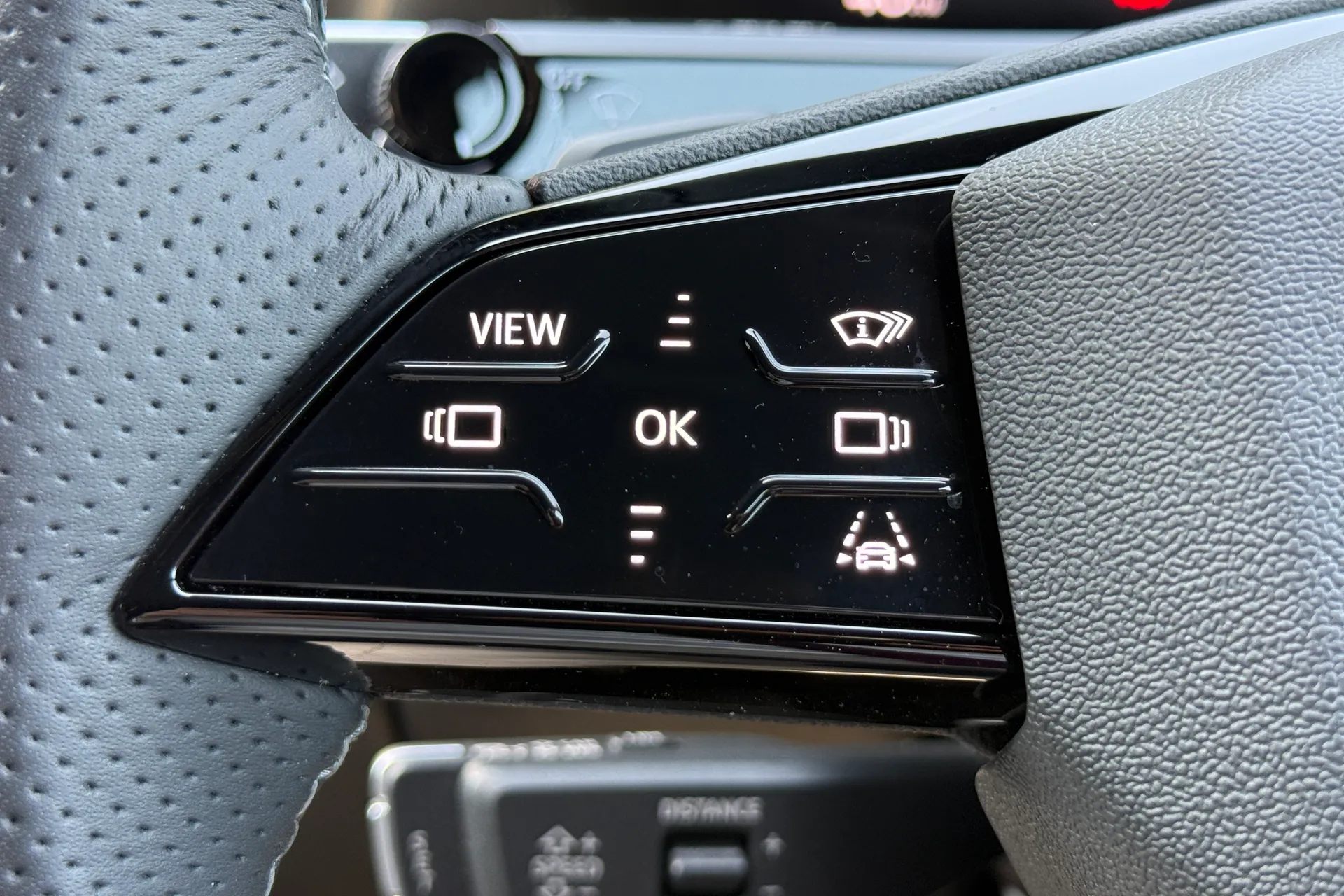 Audi Q3 thumbnail image number 19
