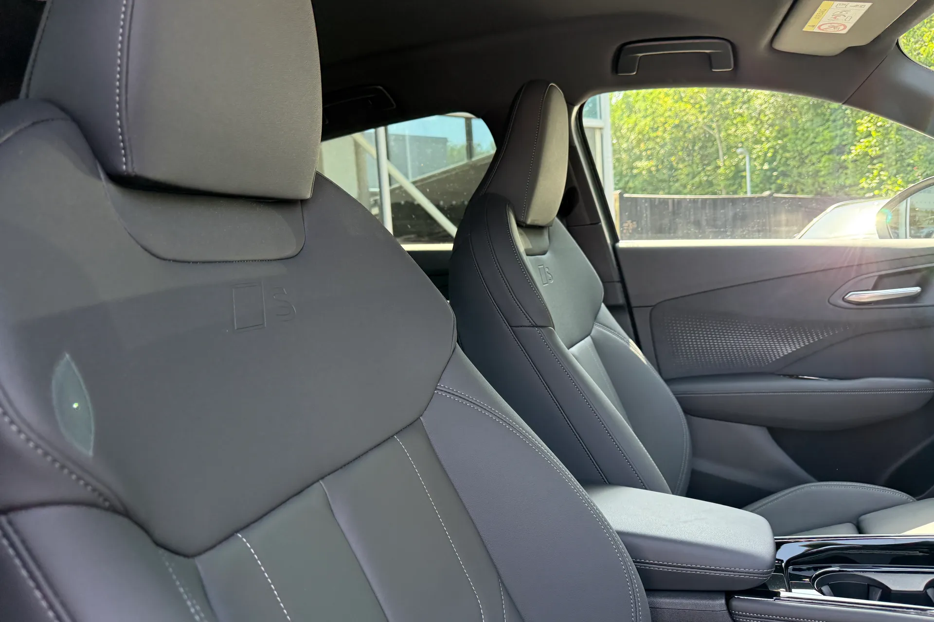 Audi Q3 thumbnail image number 31