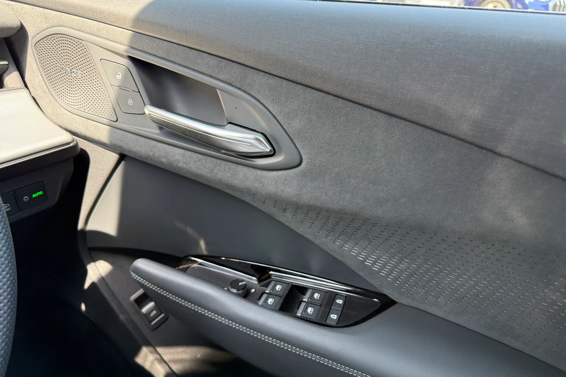 Audi Q3 thumbnail image number 22