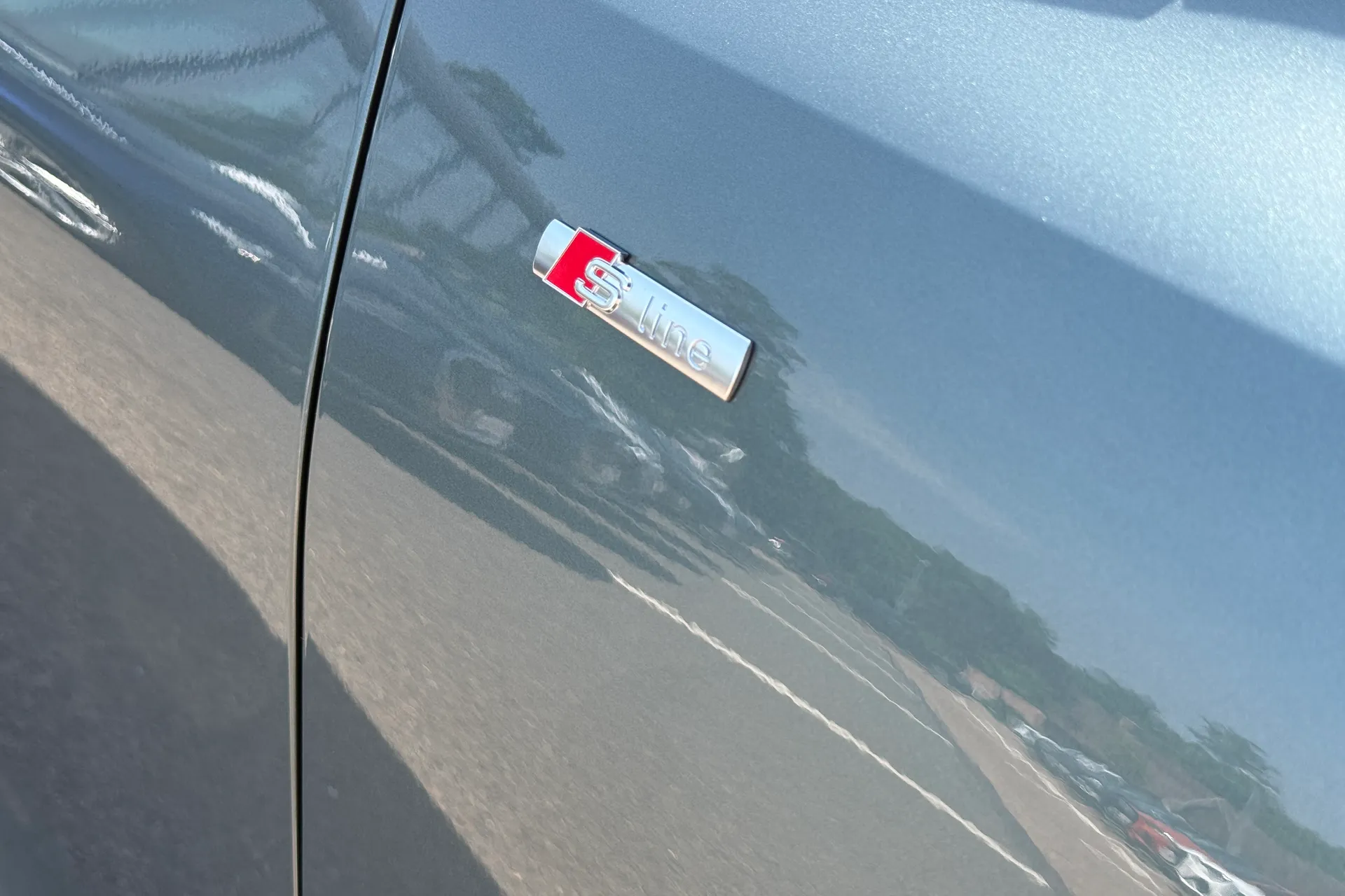 Audi Q3 thumbnail image number 12
