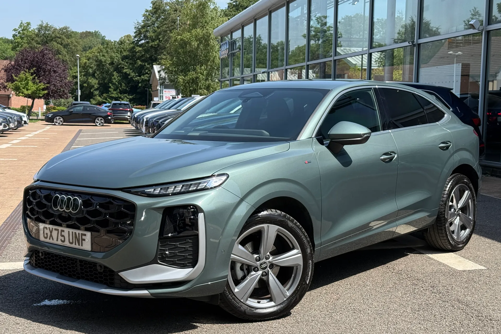 Audi Q3 thumbnail image number 57