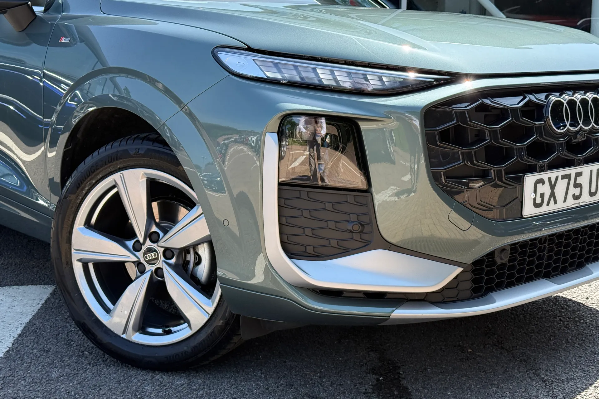 Audi Q3 thumbnail image number 11