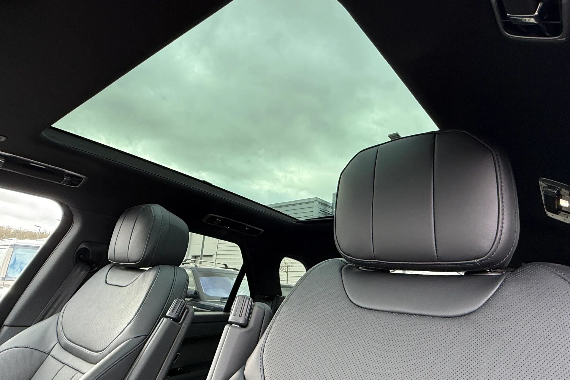 LAND ROVER RANGE ROVER SPORT thumbnail image number 4