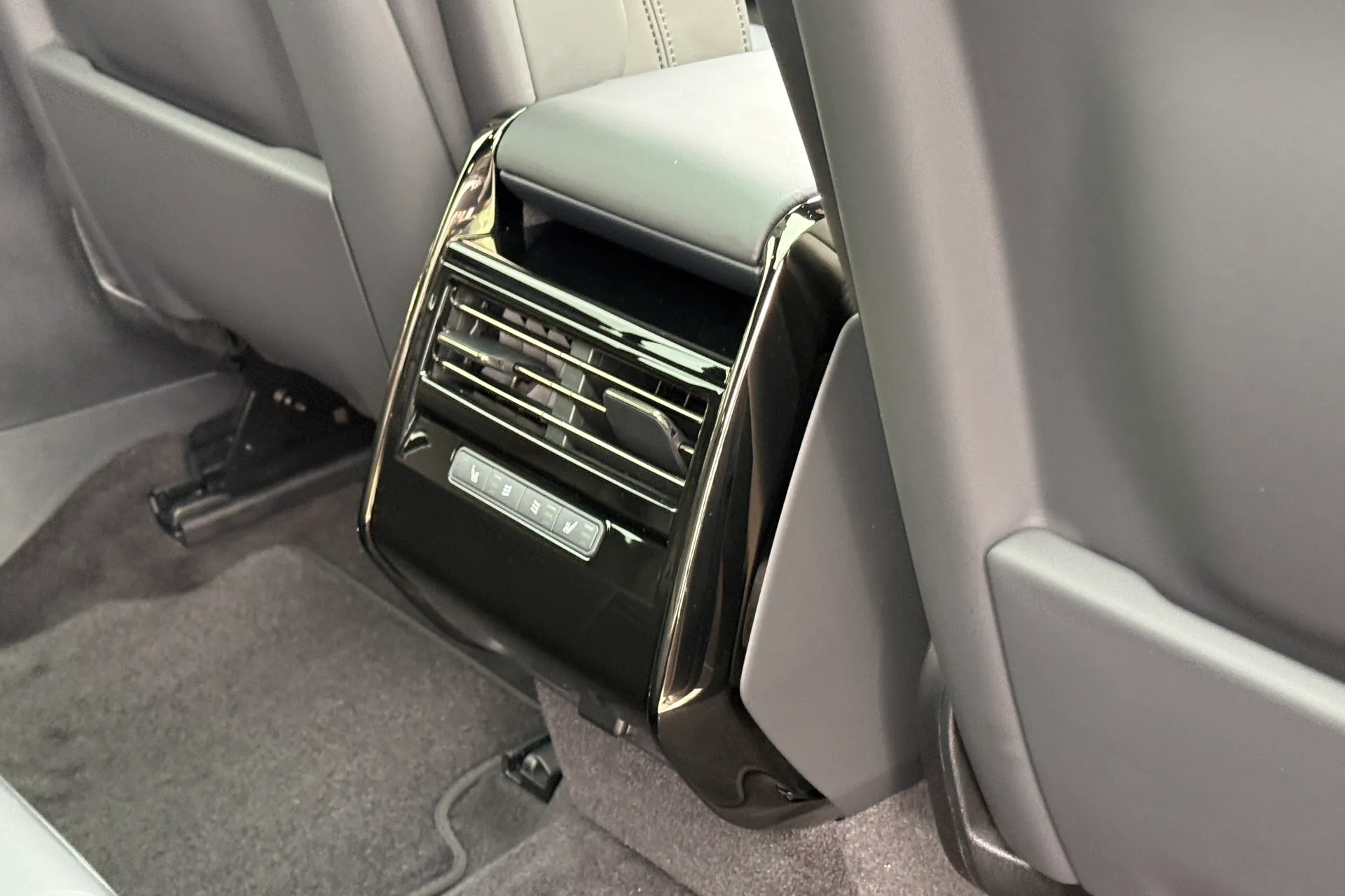 LAND ROVER RANGE ROVER SPORT thumbnail image number 24