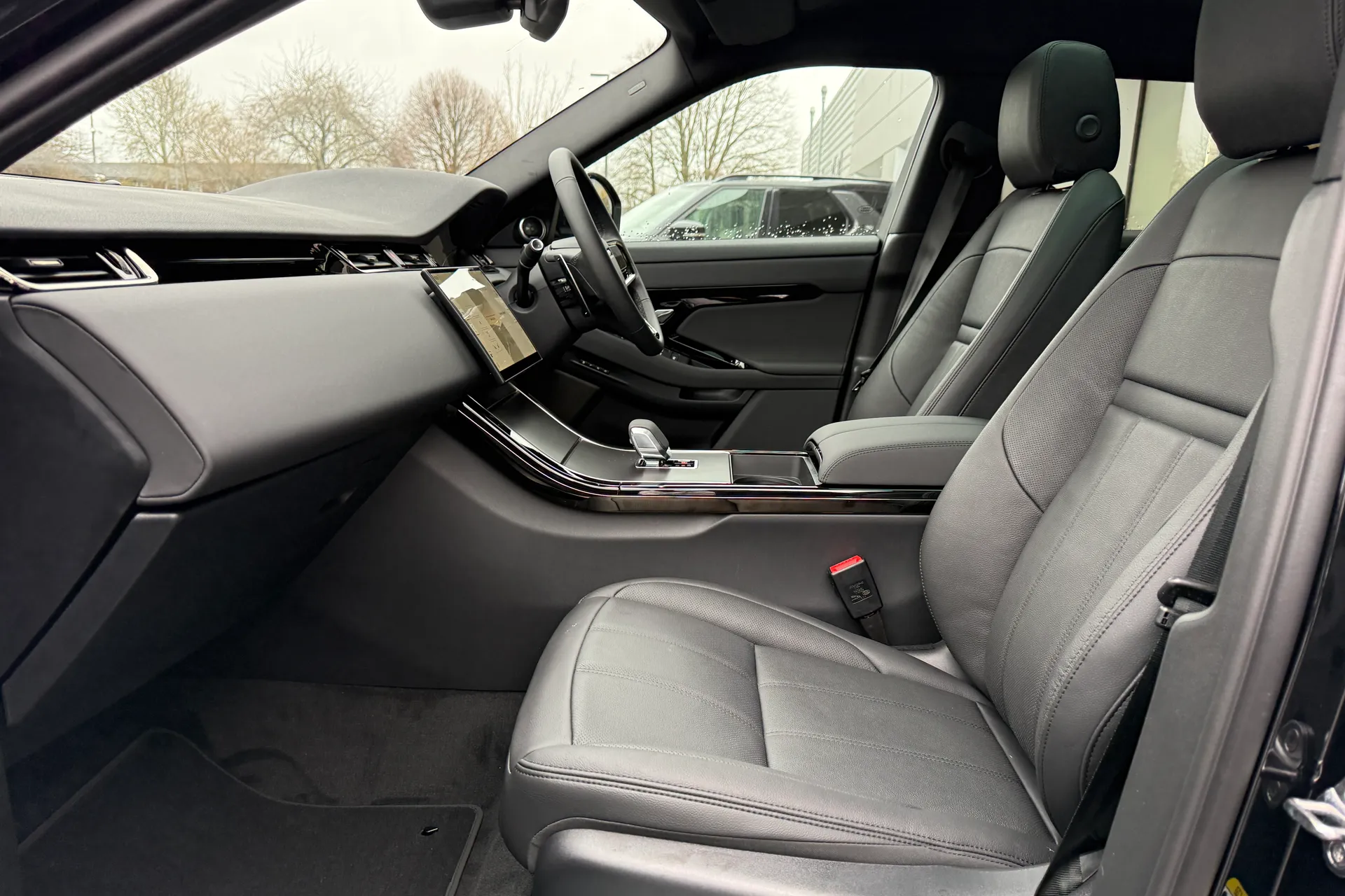 LAND ROVER RANGE ROVER EVOQUE thumbnail image number 3