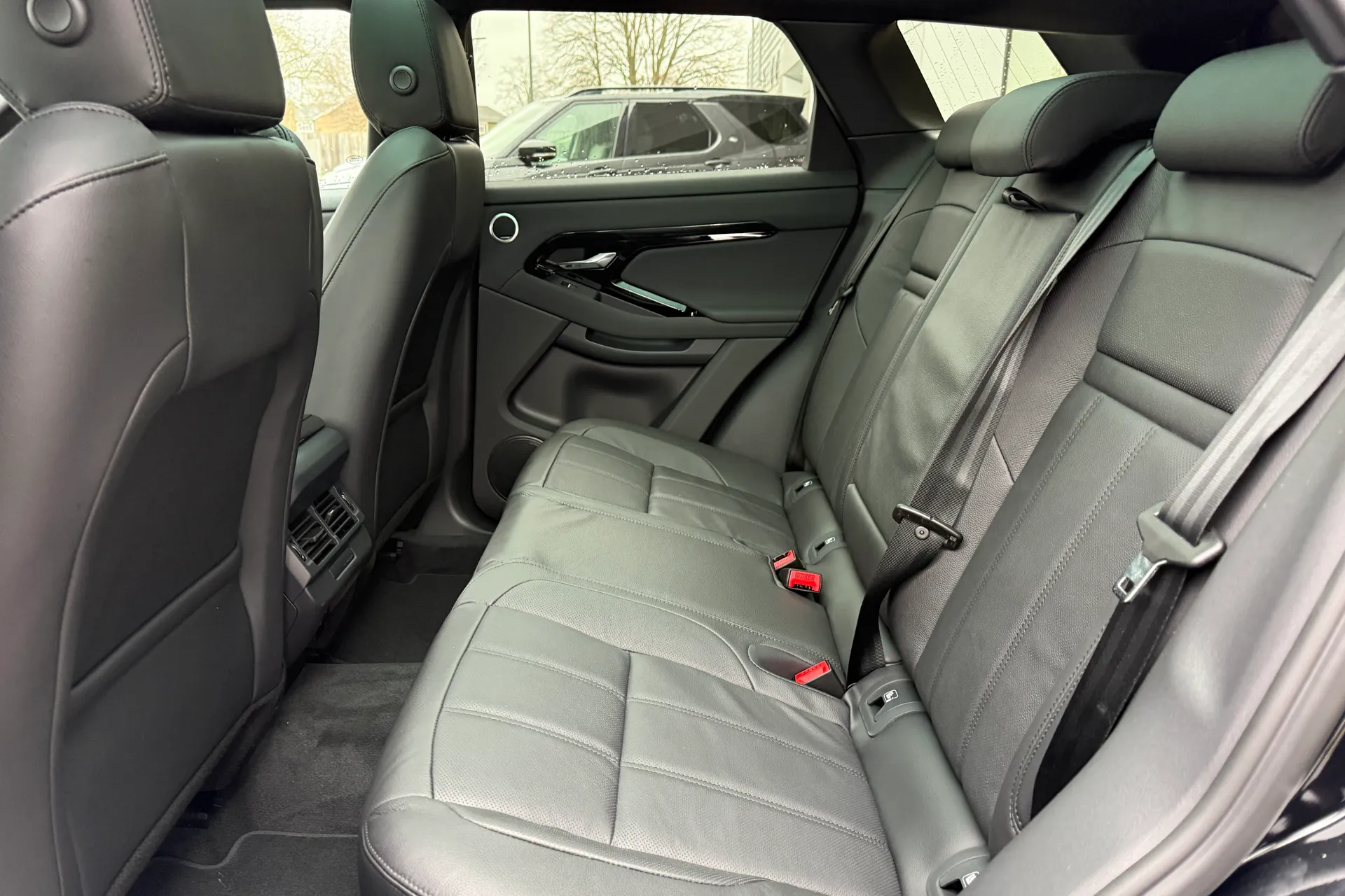 LAND ROVER RANGE ROVER EVOQUE thumbnail image number 4