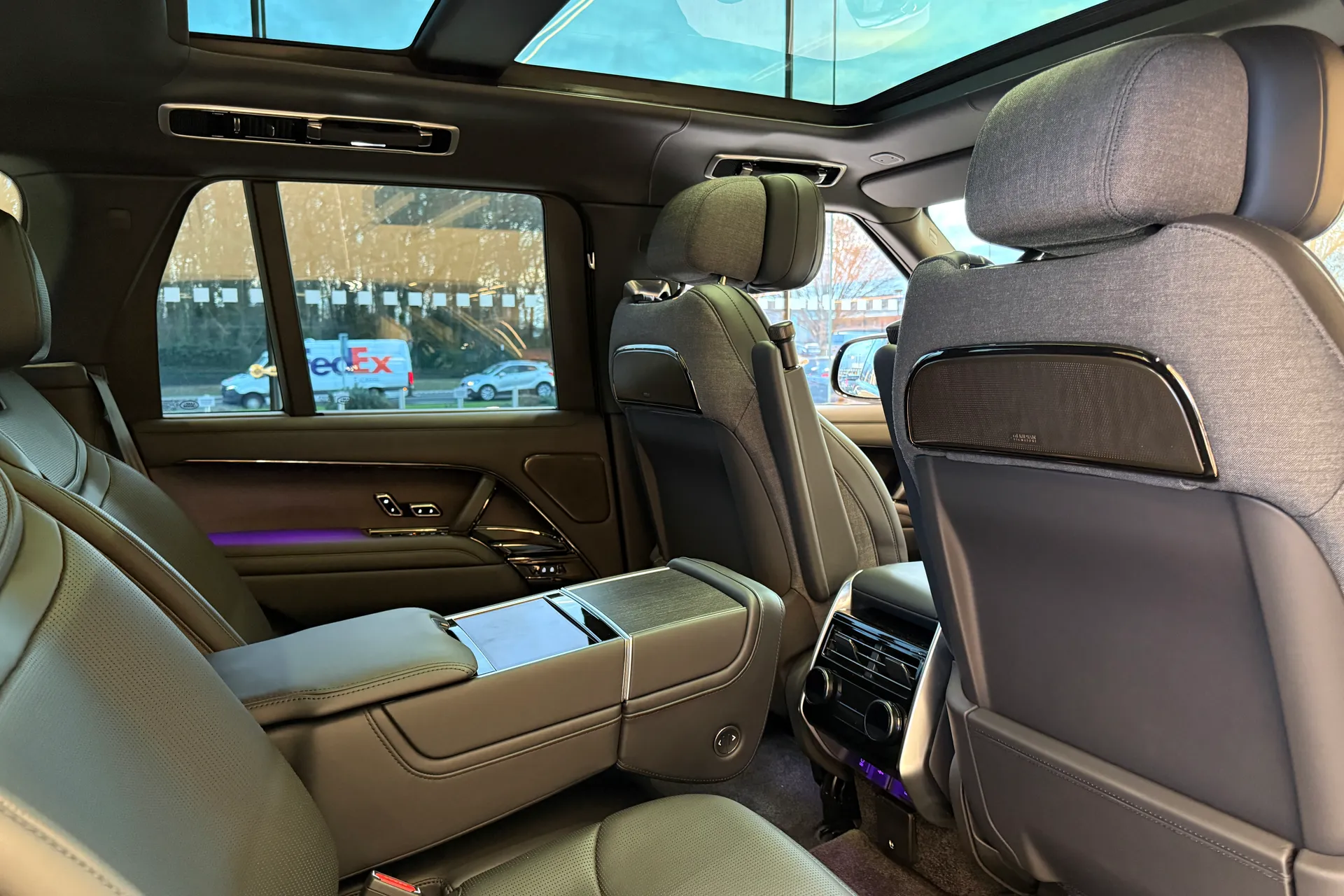 LAND ROVER RANGE ROVER thumbnail image number 34