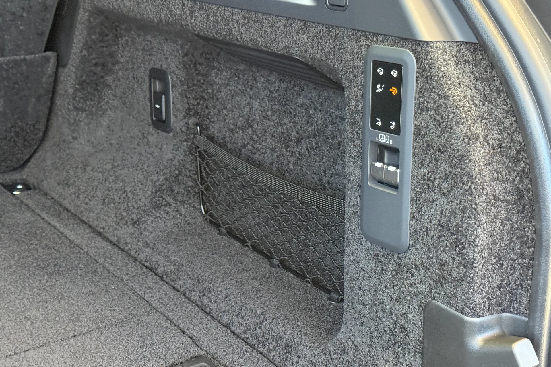 LAND ROVER RANGE ROVER thumbnail image number 32