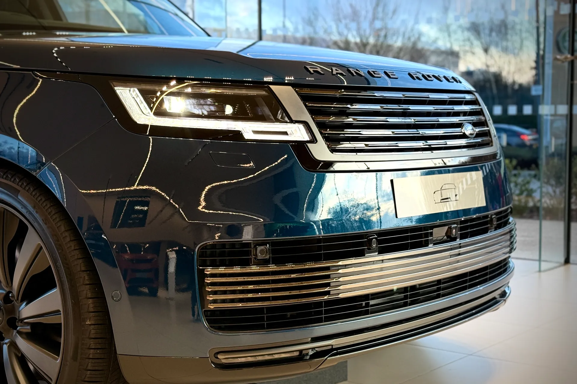 LAND ROVER RANGE ROVER thumbnail image number 11