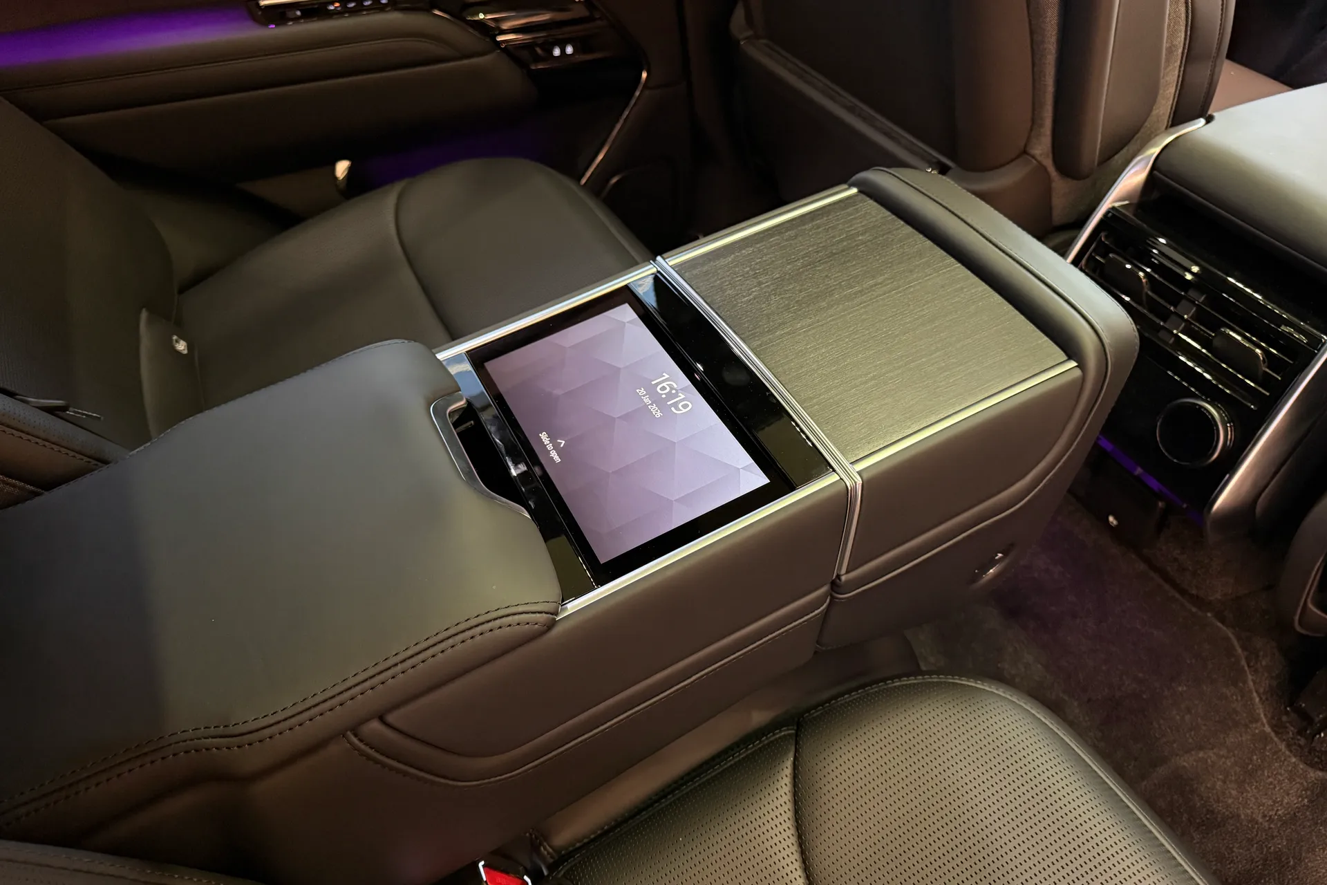 LAND ROVER RANGE ROVER thumbnail image number 35