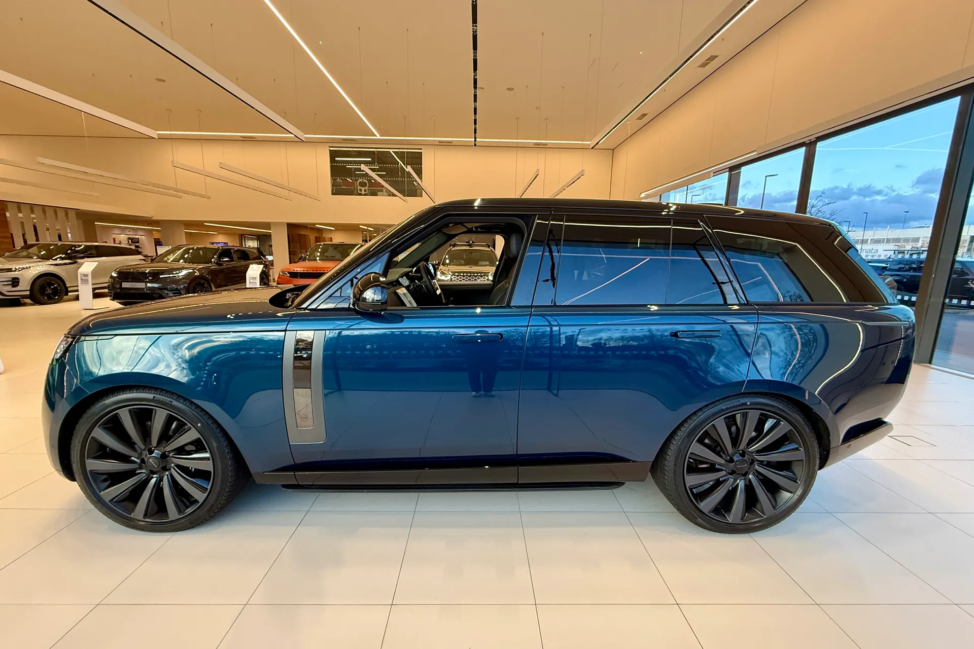 LAND ROVER RANGE ROVER thumbnail image number 10