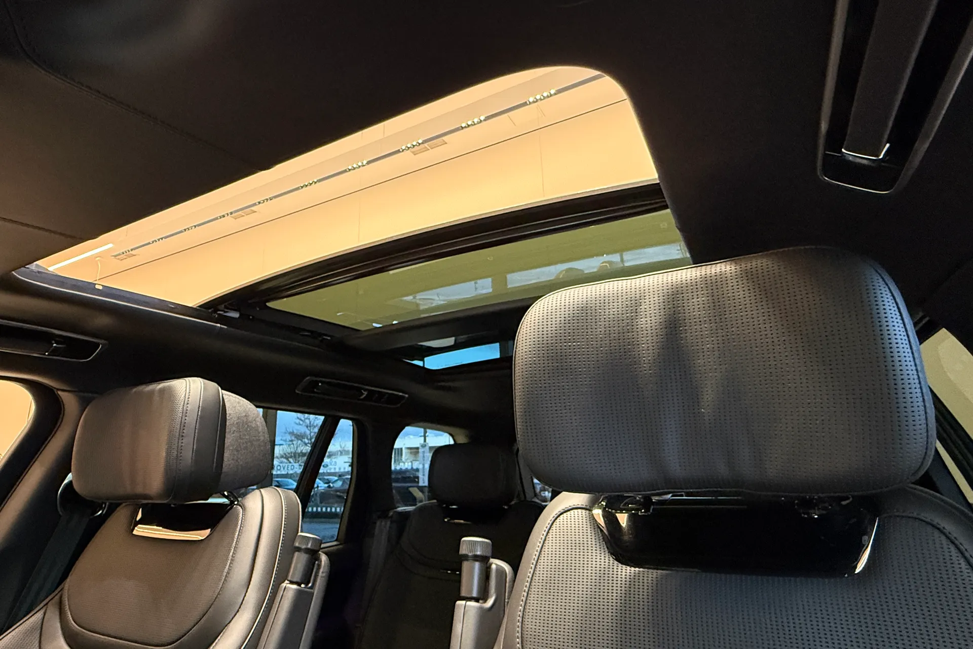 LAND ROVER RANGE ROVER thumbnail image number 5