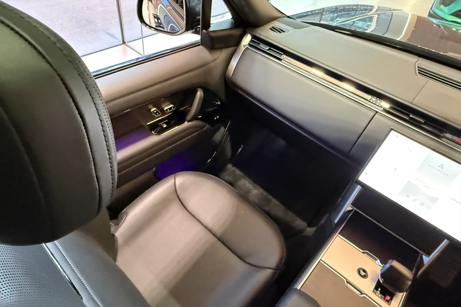 LAND ROVER RANGE ROVER thumbnail image number 23