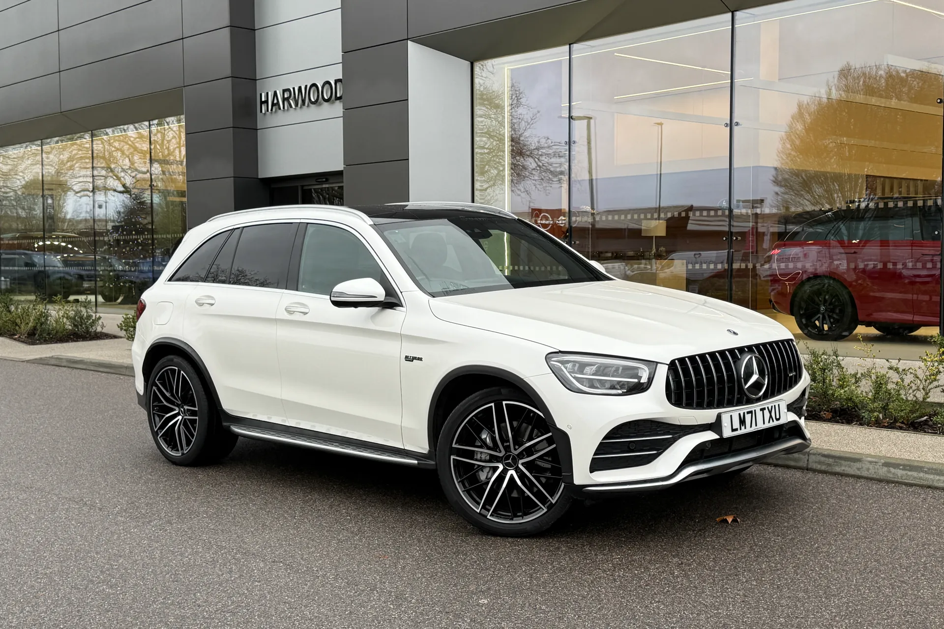 MERCEDES-BENZ GLC focused image