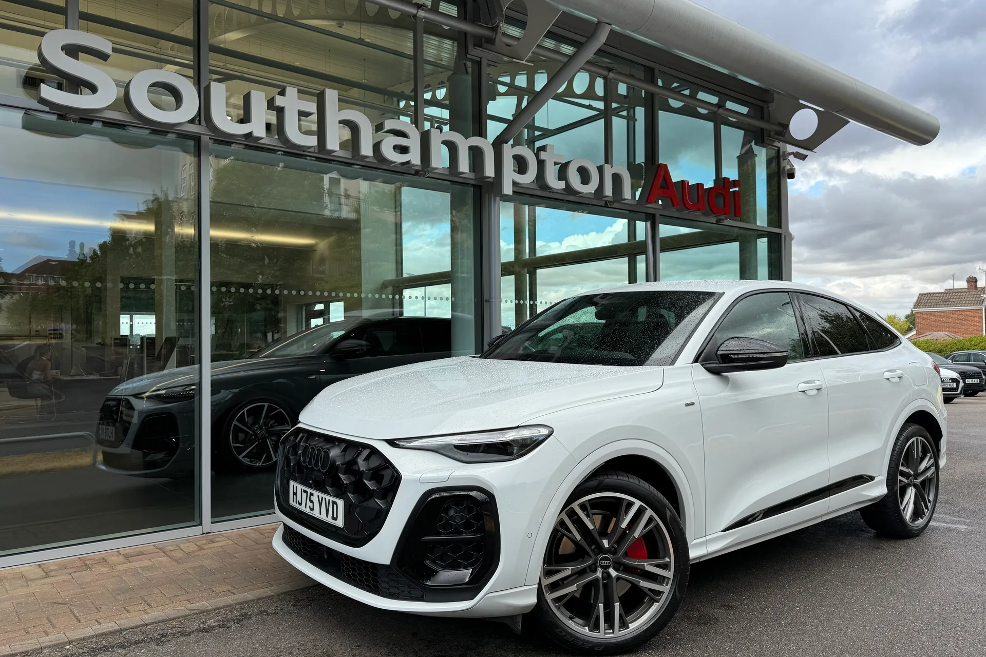 Audi Q5 thumbnail image number 10