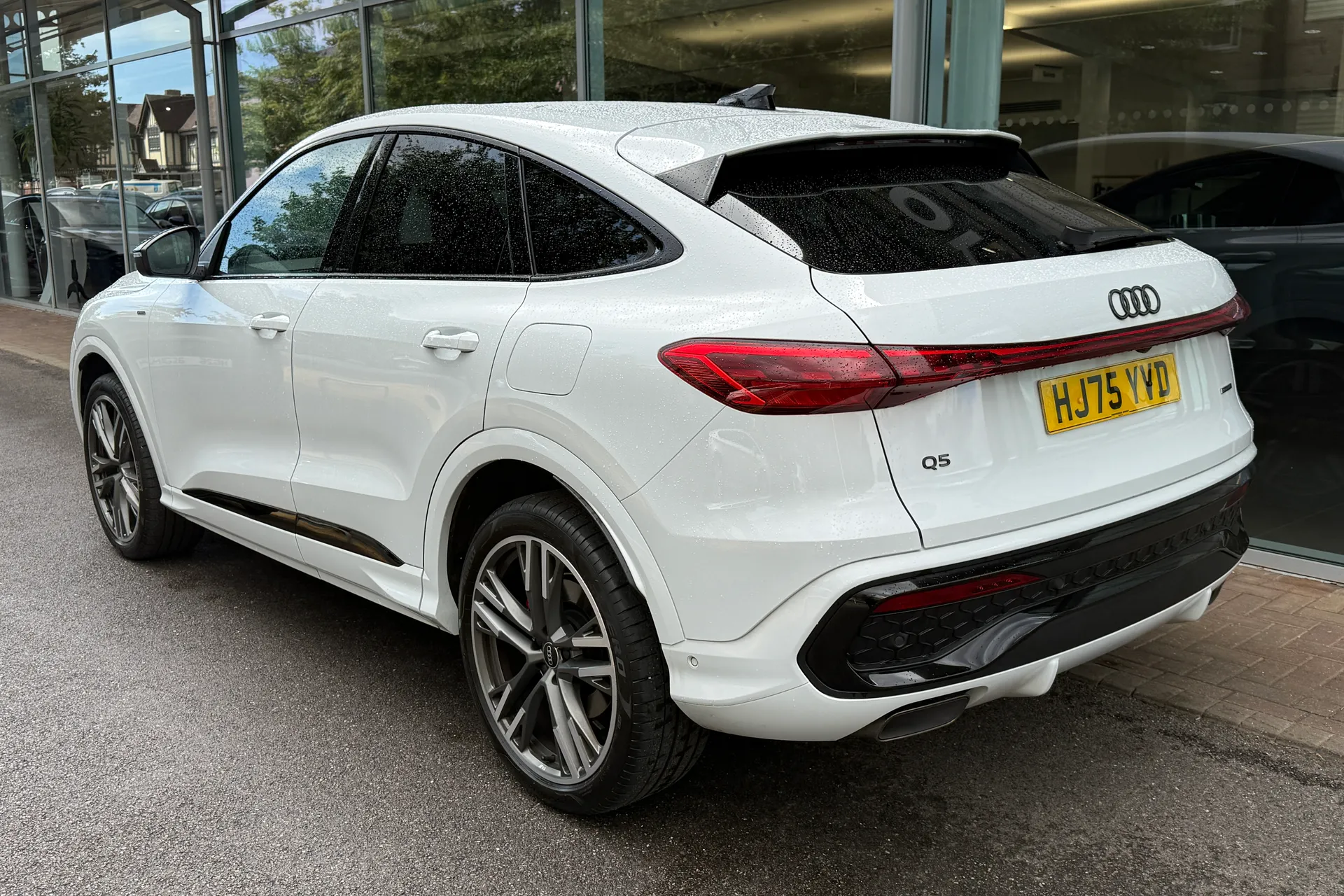 Audi Q5 thumbnail image number 3