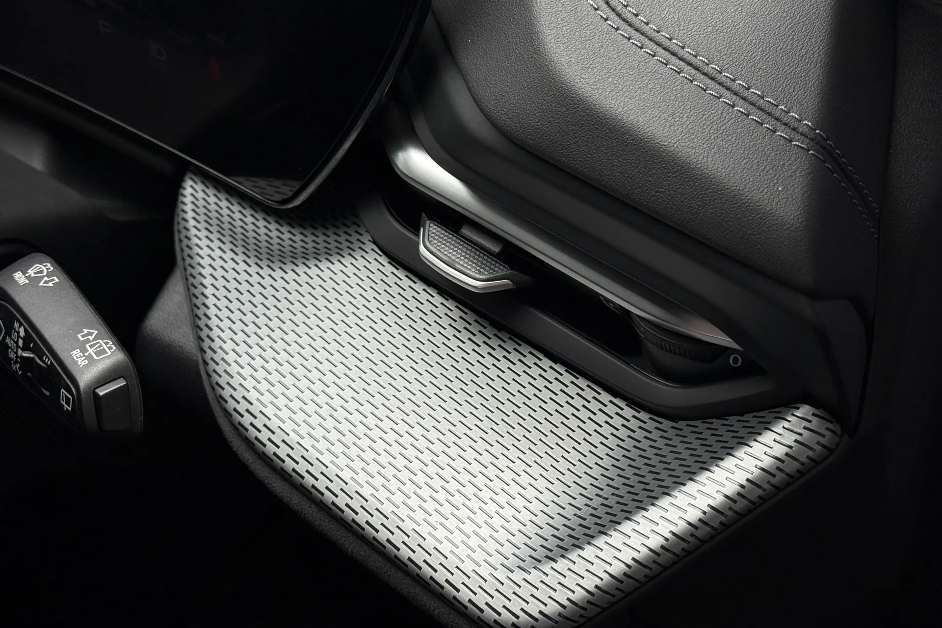Audi Q5 thumbnail image number 12