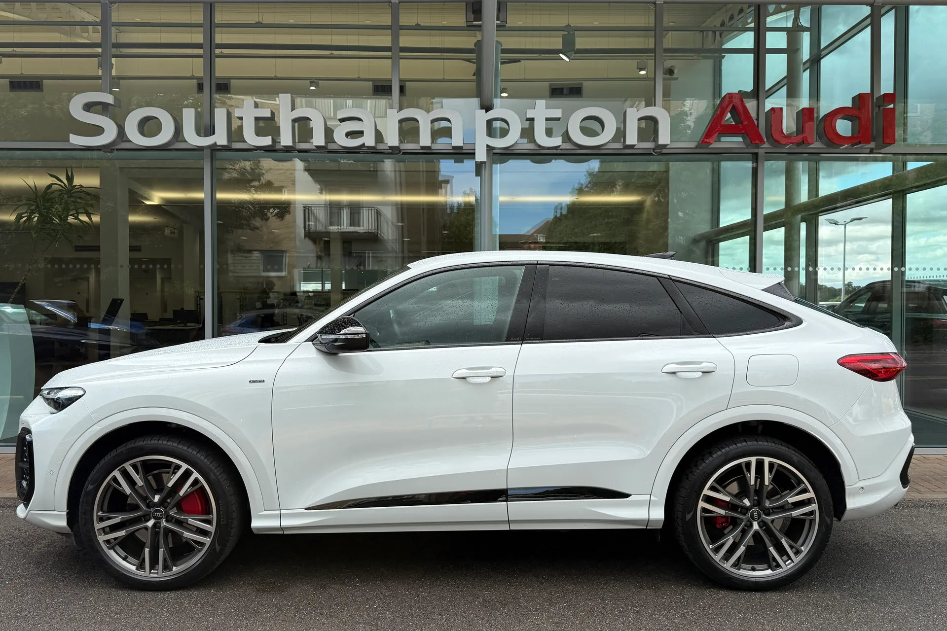 Audi Q5 thumbnail image number 20