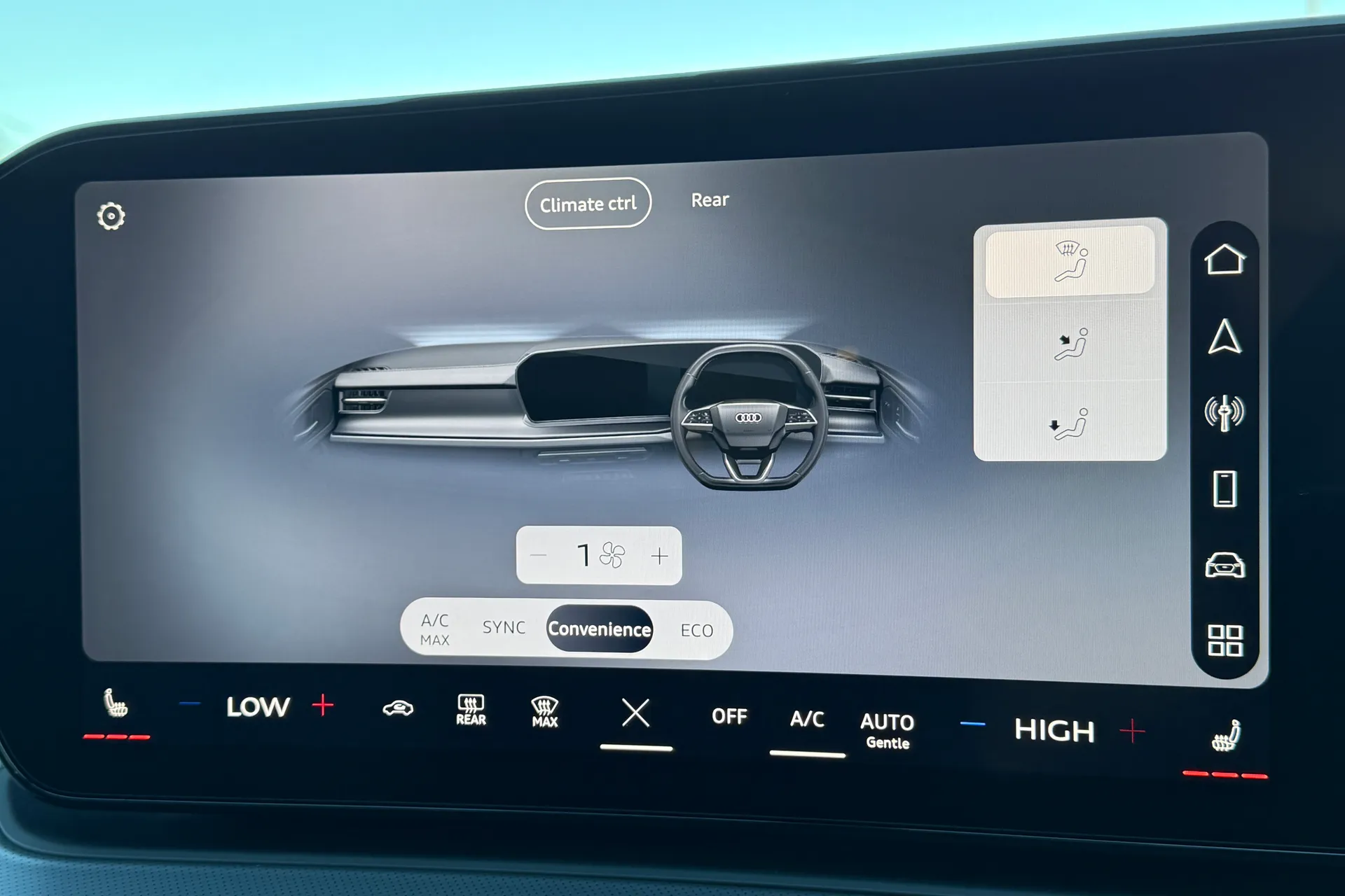 Audi Q3 thumbnail image number 17