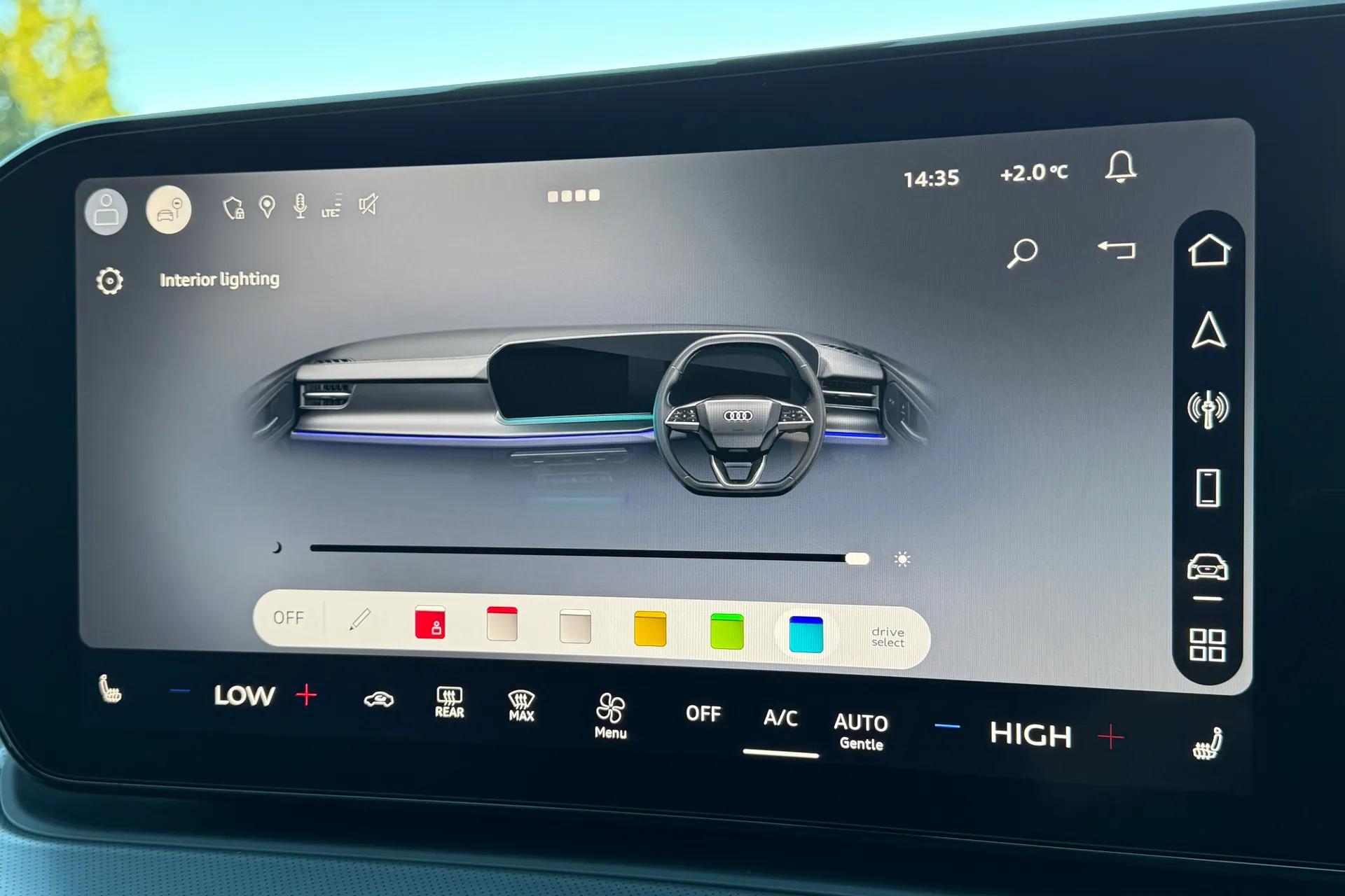 Audi Q3 thumbnail image number 14