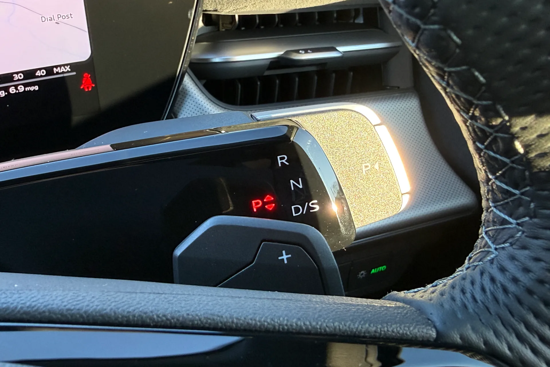 Audi Q3 thumbnail image number 22