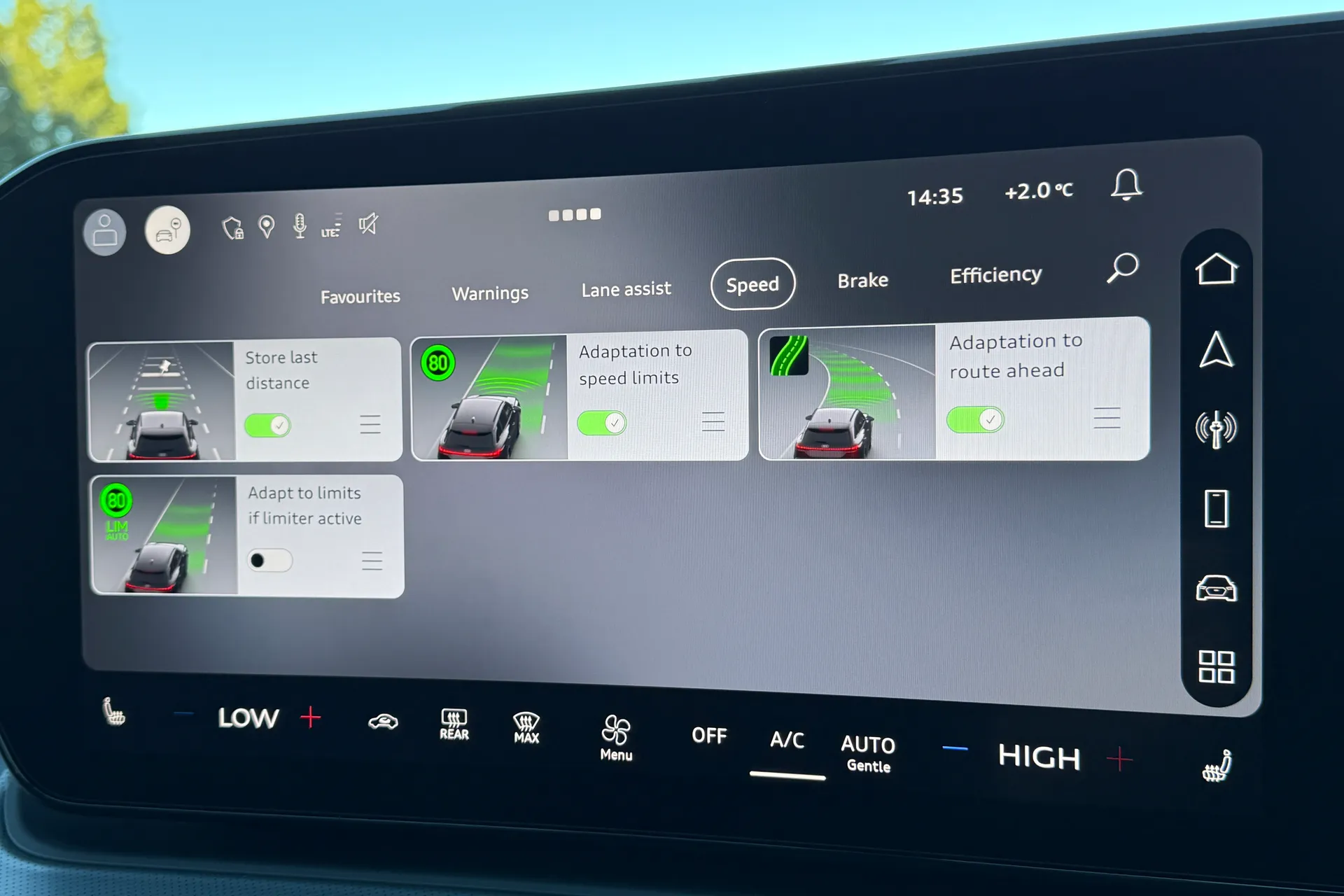 Audi Q3 thumbnail image number 12