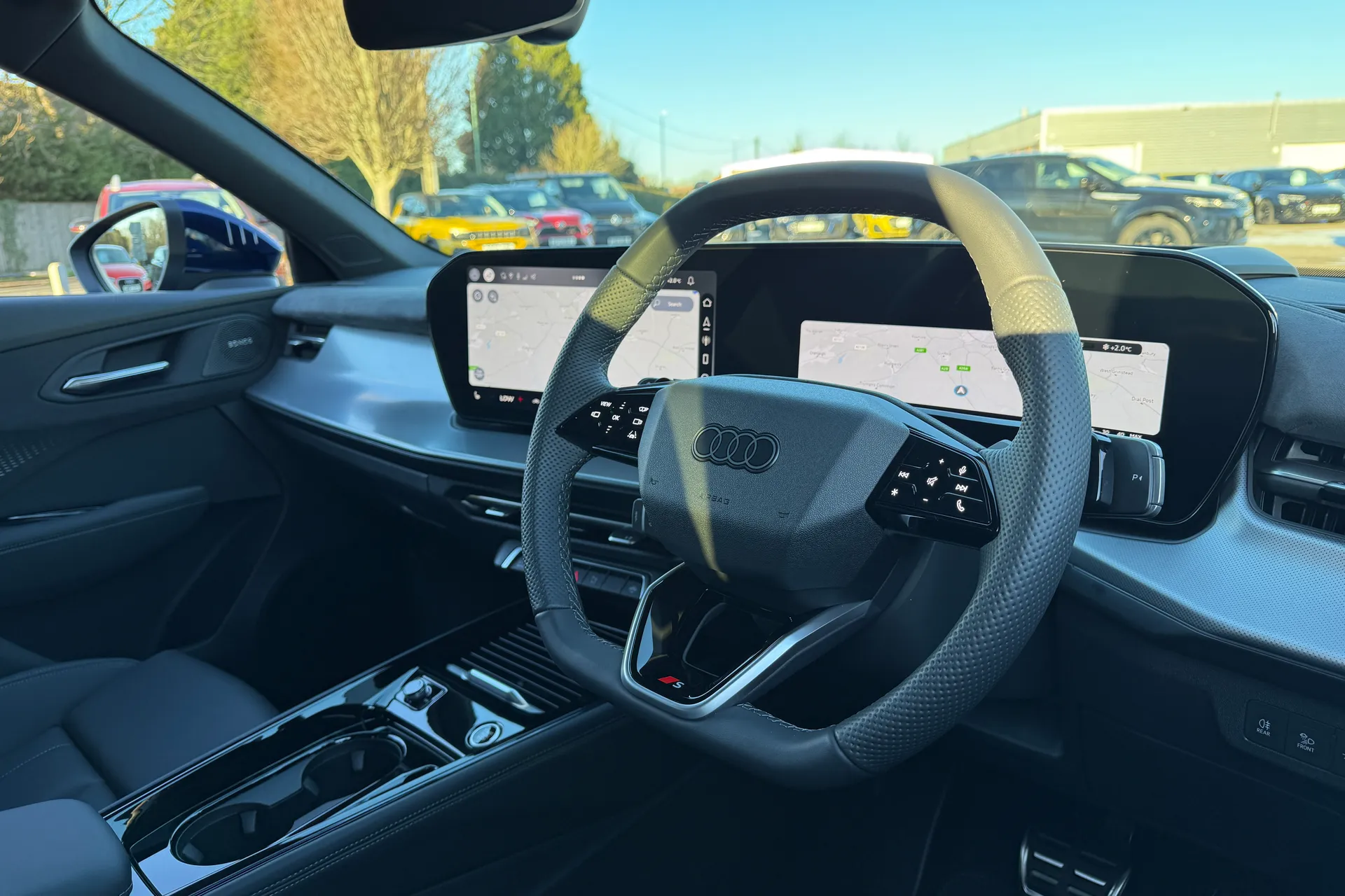 Audi Q3 thumbnail image number 33