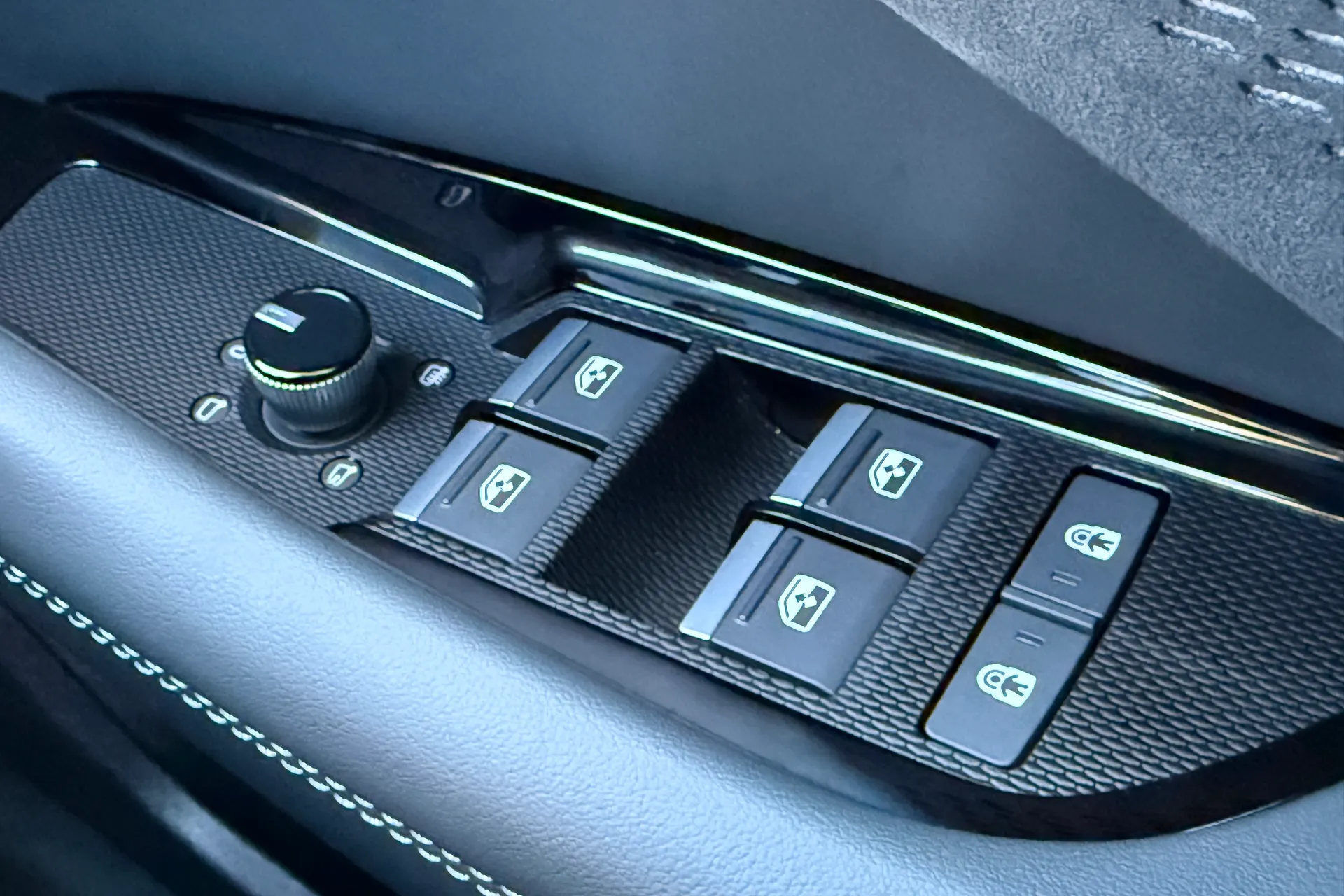 Audi Q3 thumbnail image number 24