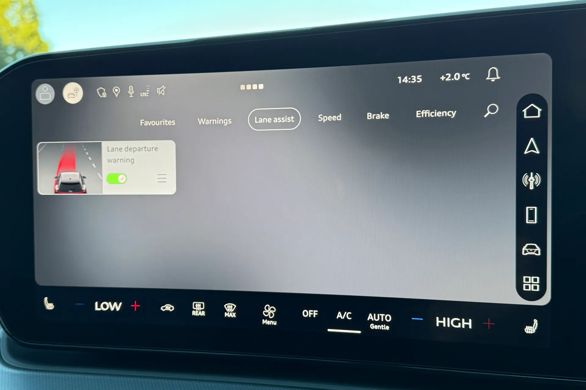 Audi Q3 thumbnail image number 11