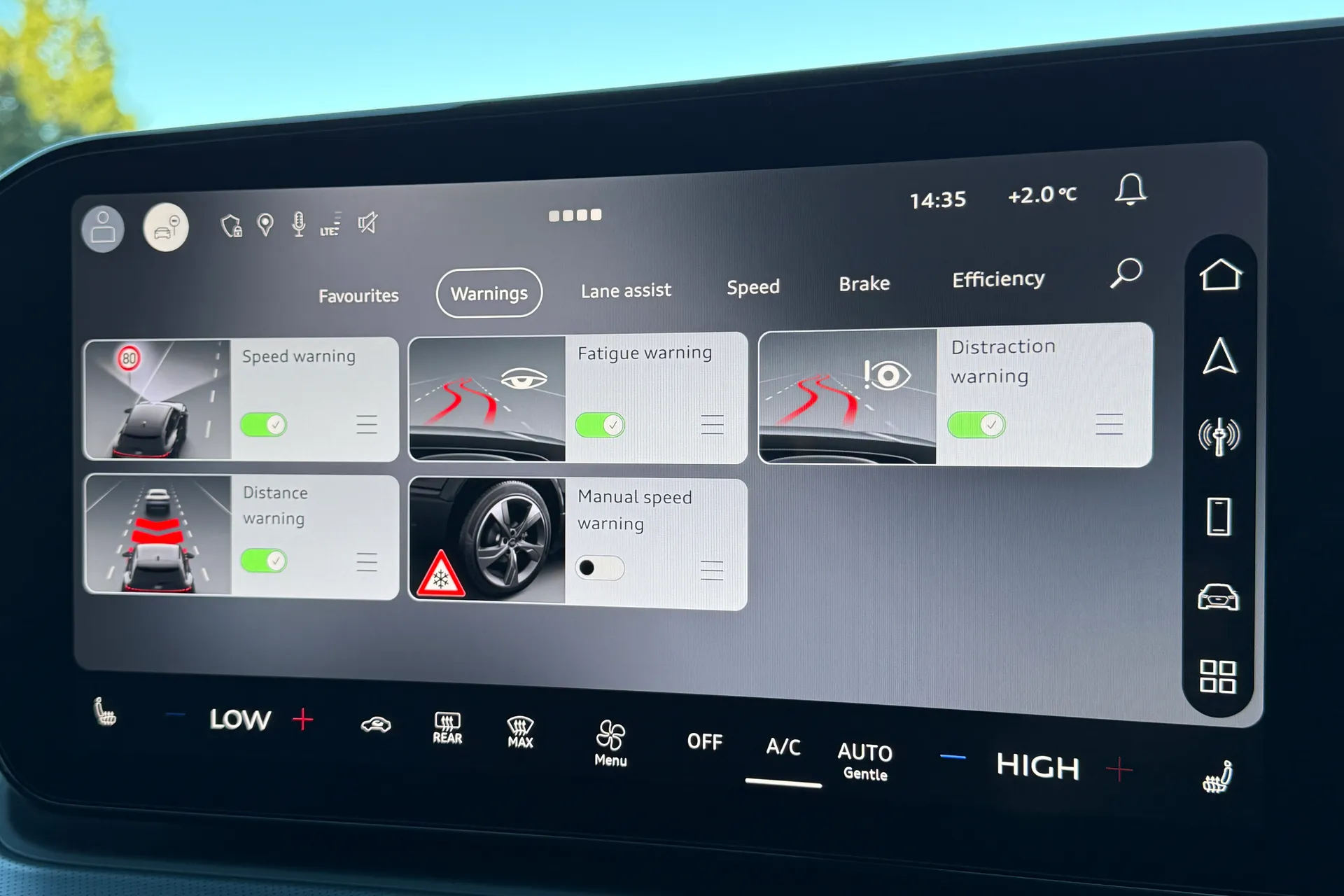 Audi Q3 thumbnail image number 10