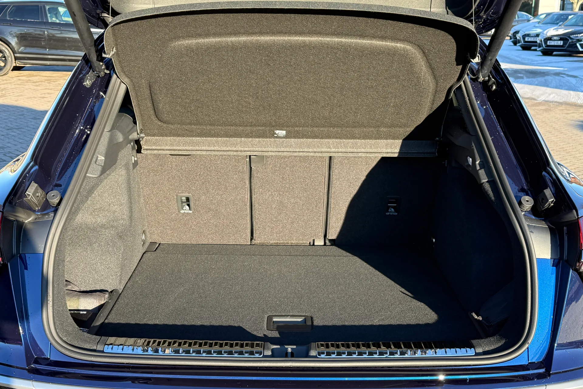 Audi Q3 thumbnail image number 40